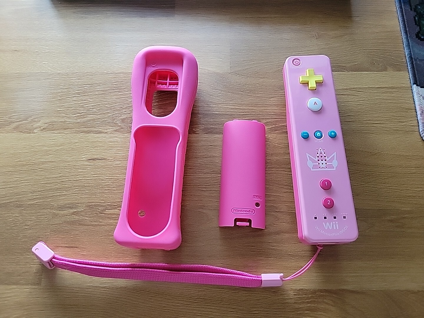 Nintendo Wii Peach Pink MotionPlus Wii Remote Controller W/Sleeve Tested