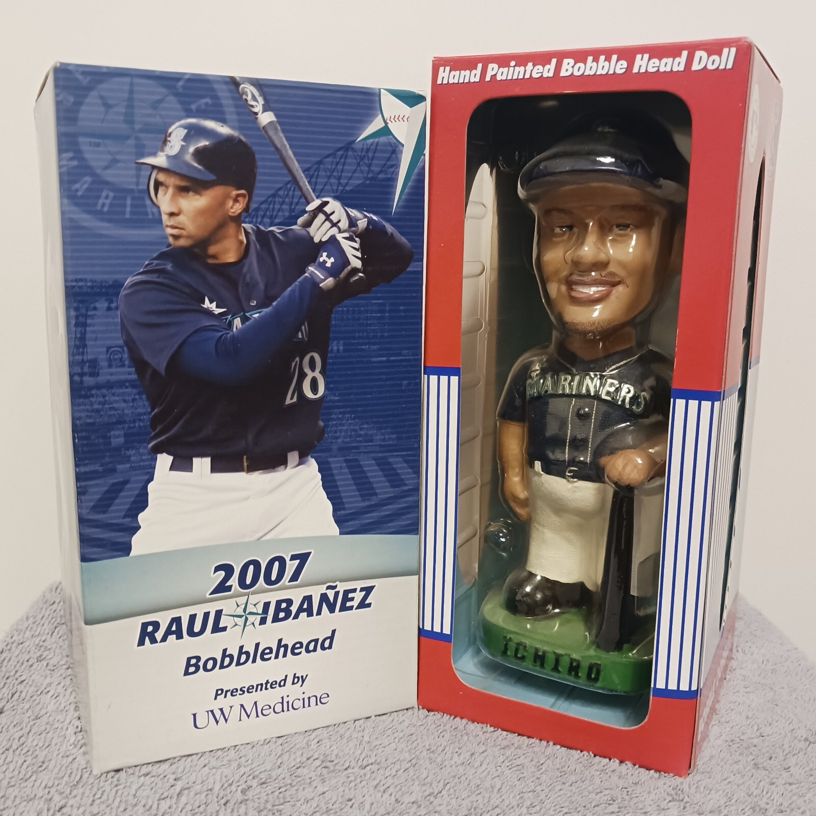 2001 Ichiro Suzuki and a 2007 Bobble Head Raul Ibanez Seattle Mariners Dolls New