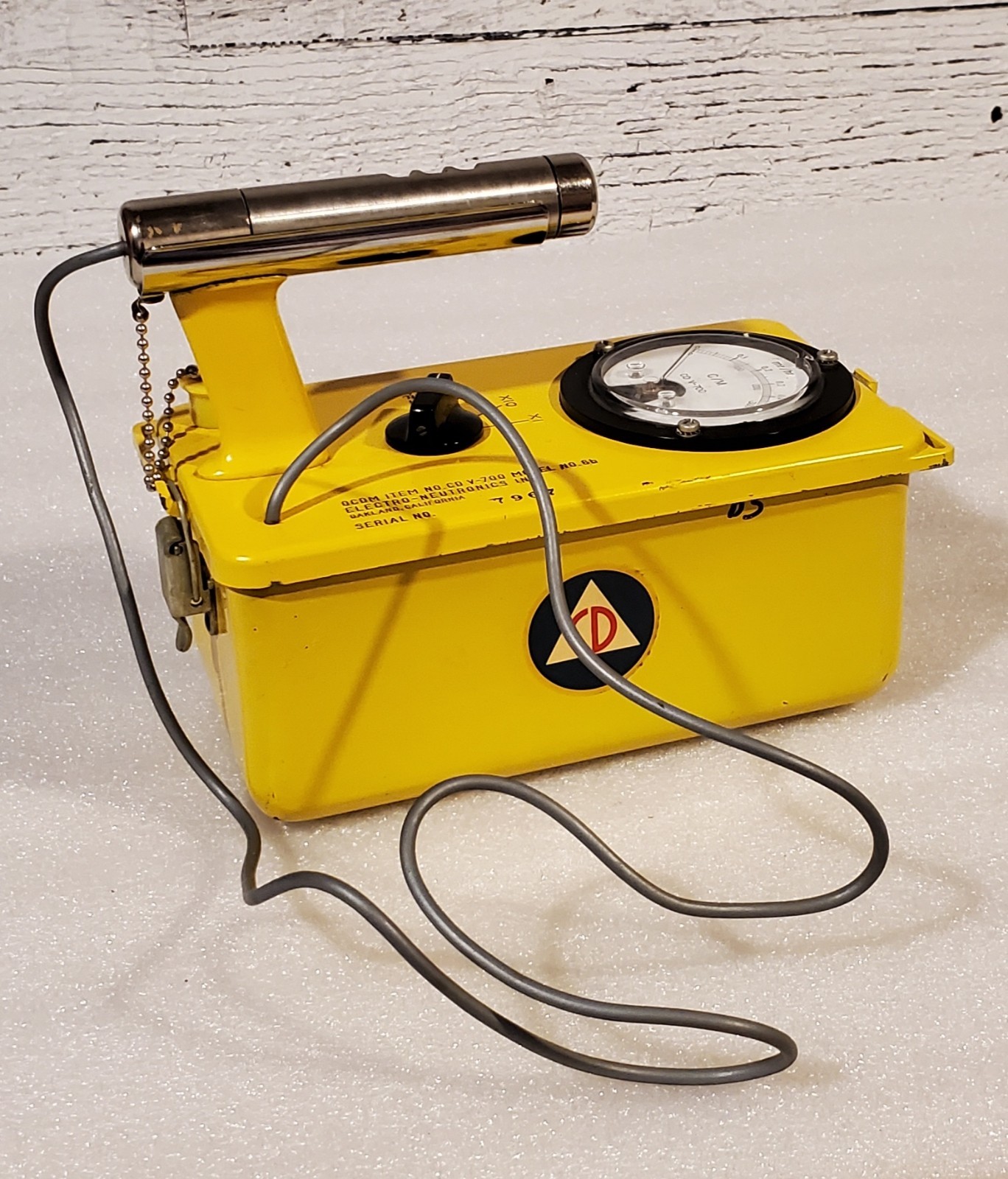 Civil Defense Model 6B Geiger Counter CD V-700 Electro-Neutronics