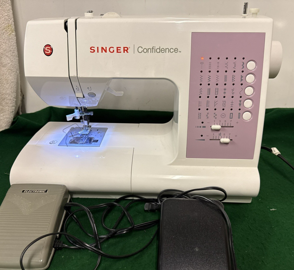 Singer Confidence 7463 Easy Stitch Selection Computerised Sewing Machine Works