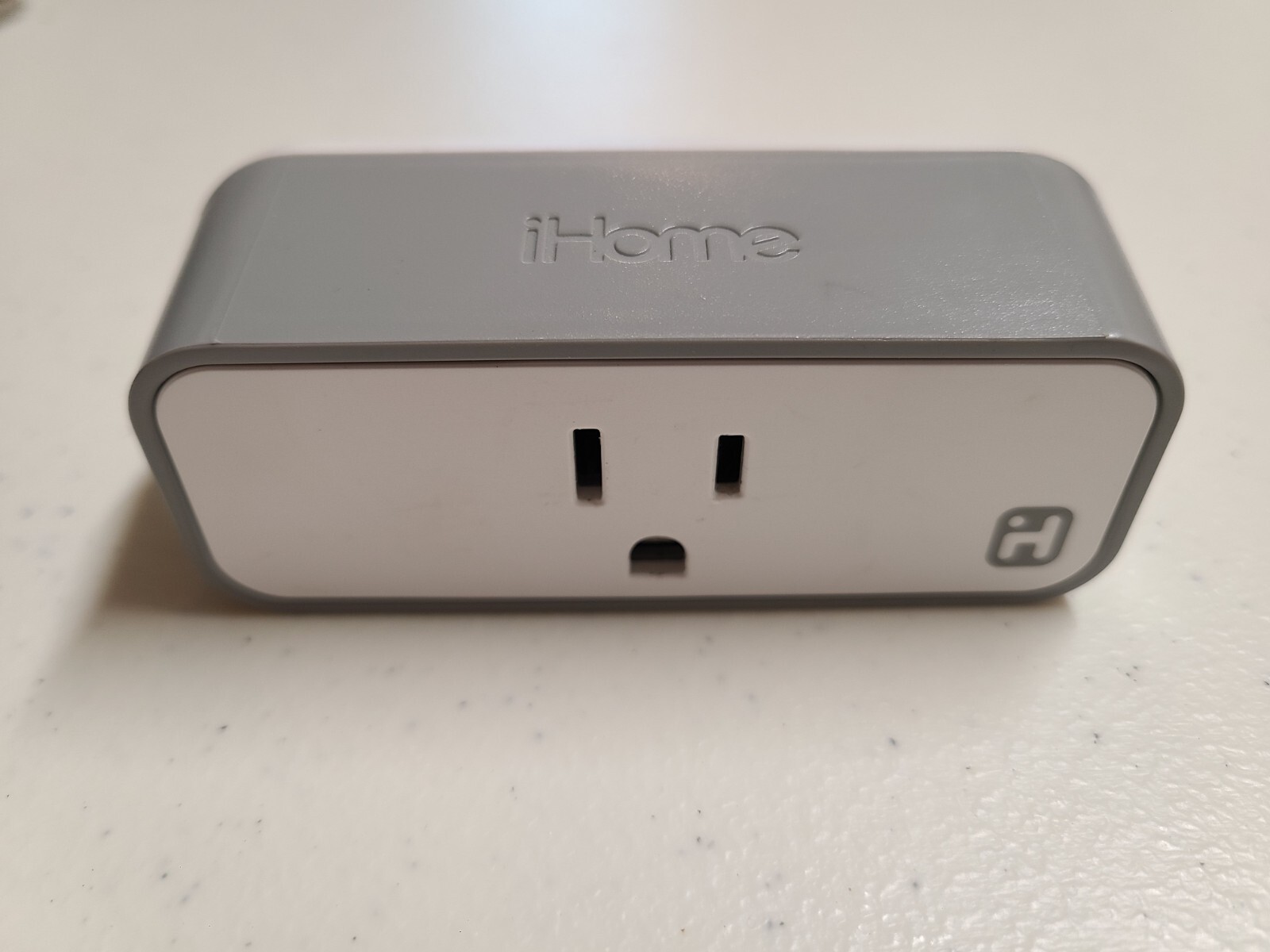 iHome Wi-Fi Control Smart Plug ISP6X Apple Homekit Outlet iPhone Control