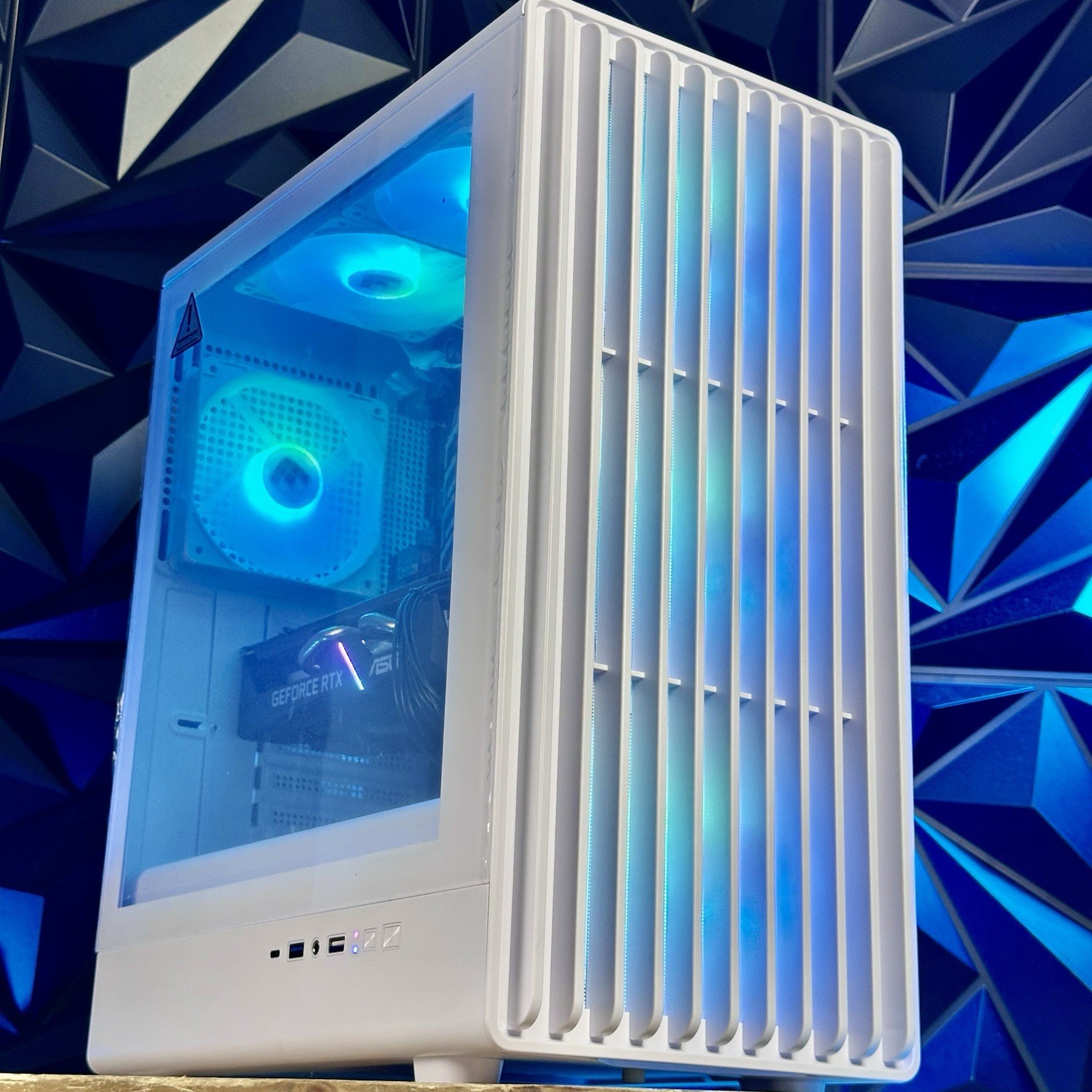 Ryzen 7 32 GB RAM, 2TB SSD Gaming Computer Desktop PC Nvidia RTX 5060