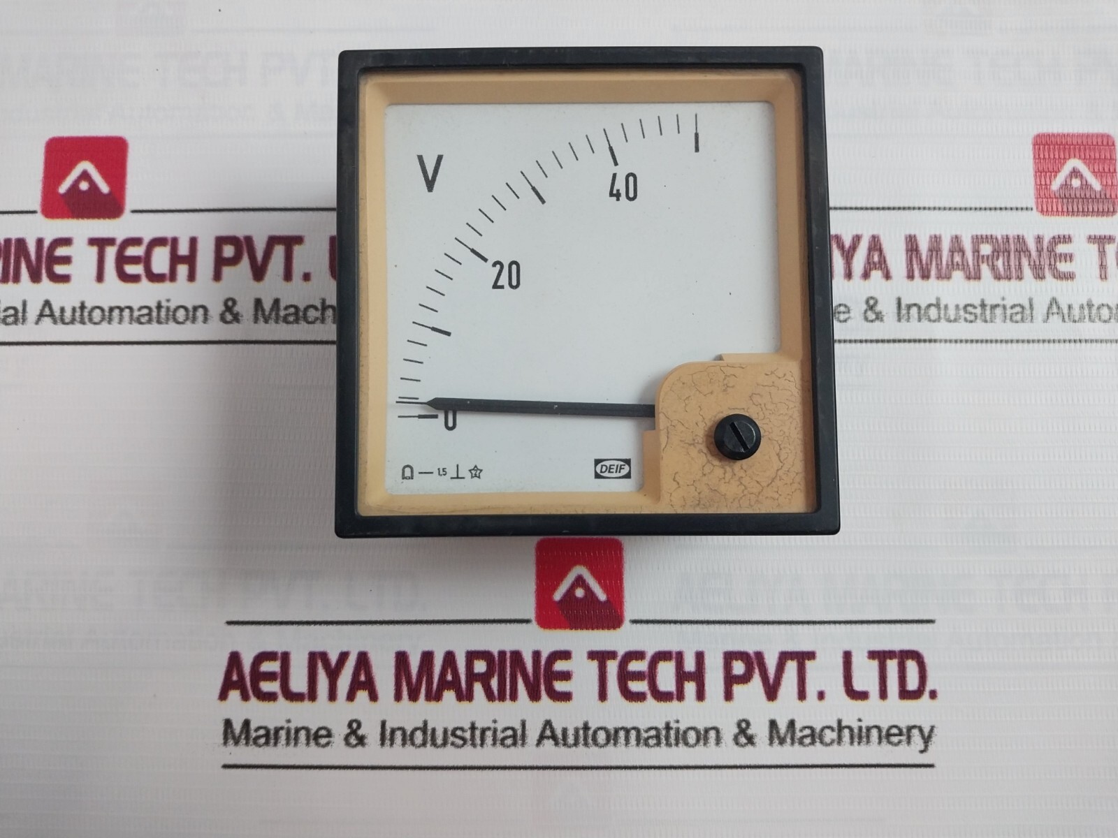 DEIF DQ96-X Voltmeter 0-40/50 V 1.5