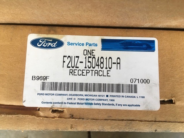 OEM NEW 1992-1996 FORD ECONOLINE FRONT ASHTRAY ASSY F2UZ 1504810 A