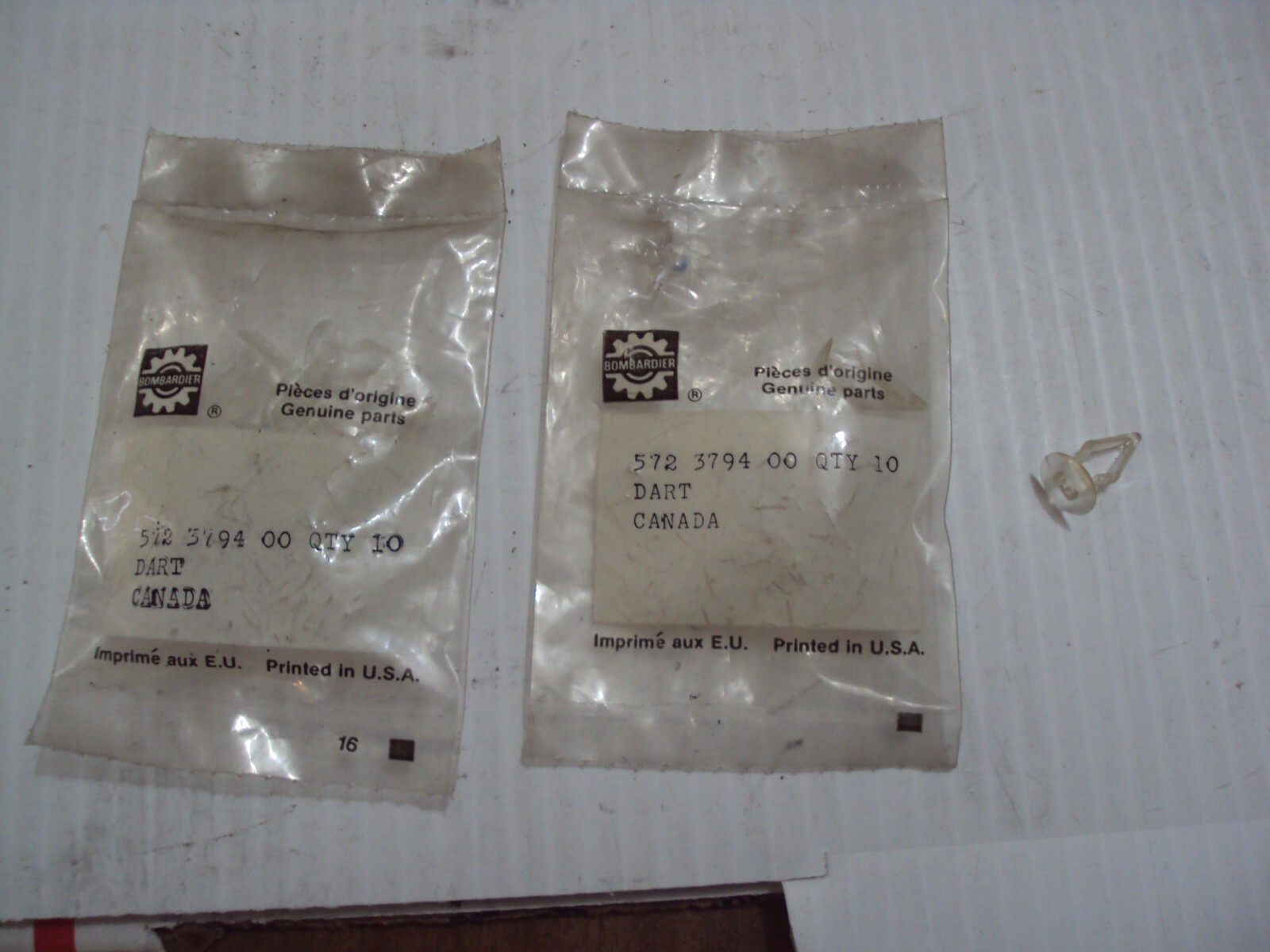 15 Vintage NOS, OEM Ski-doo clear push pin darts, Windshield darts???, 572379400