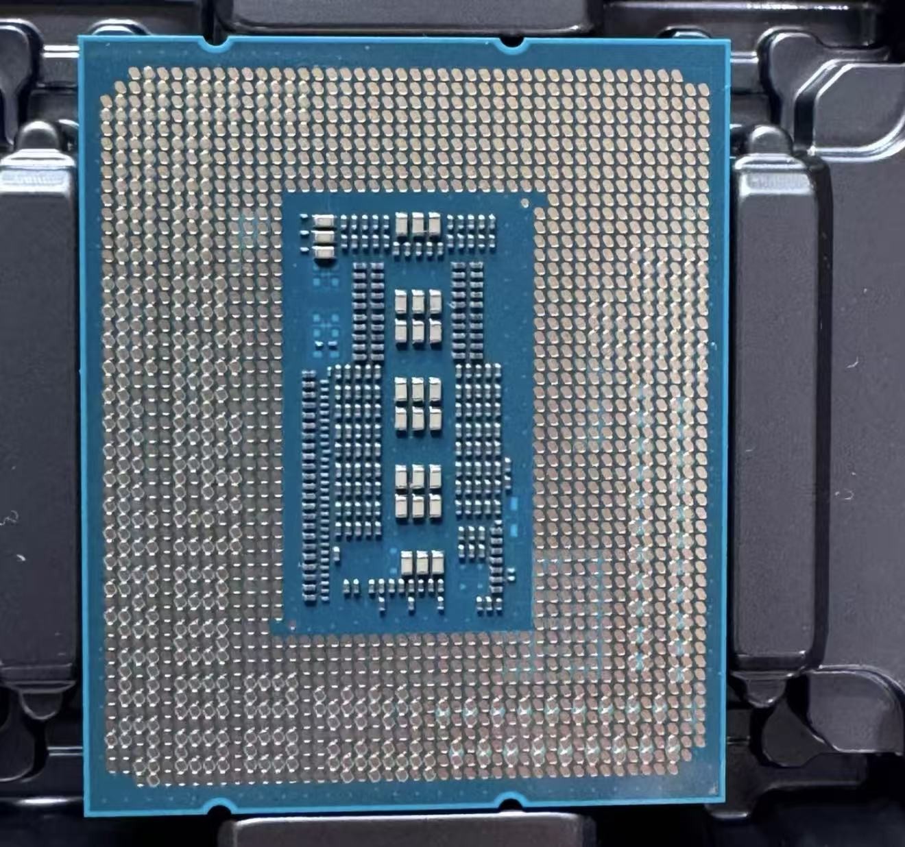 Intel Xeon E-2414 Official Version 2.6GHz 4 Core 8 Thread 12MB L3 cache LGA 1700