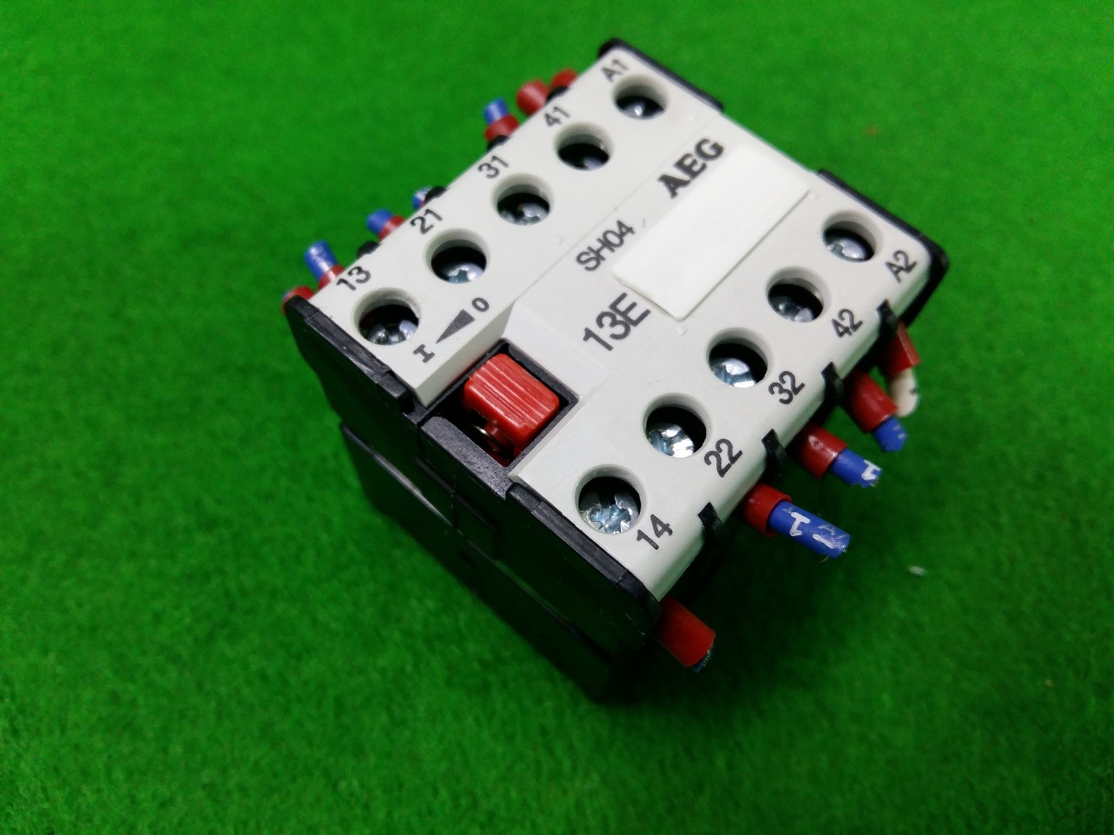AEG SH04 230V RELAY, USED
