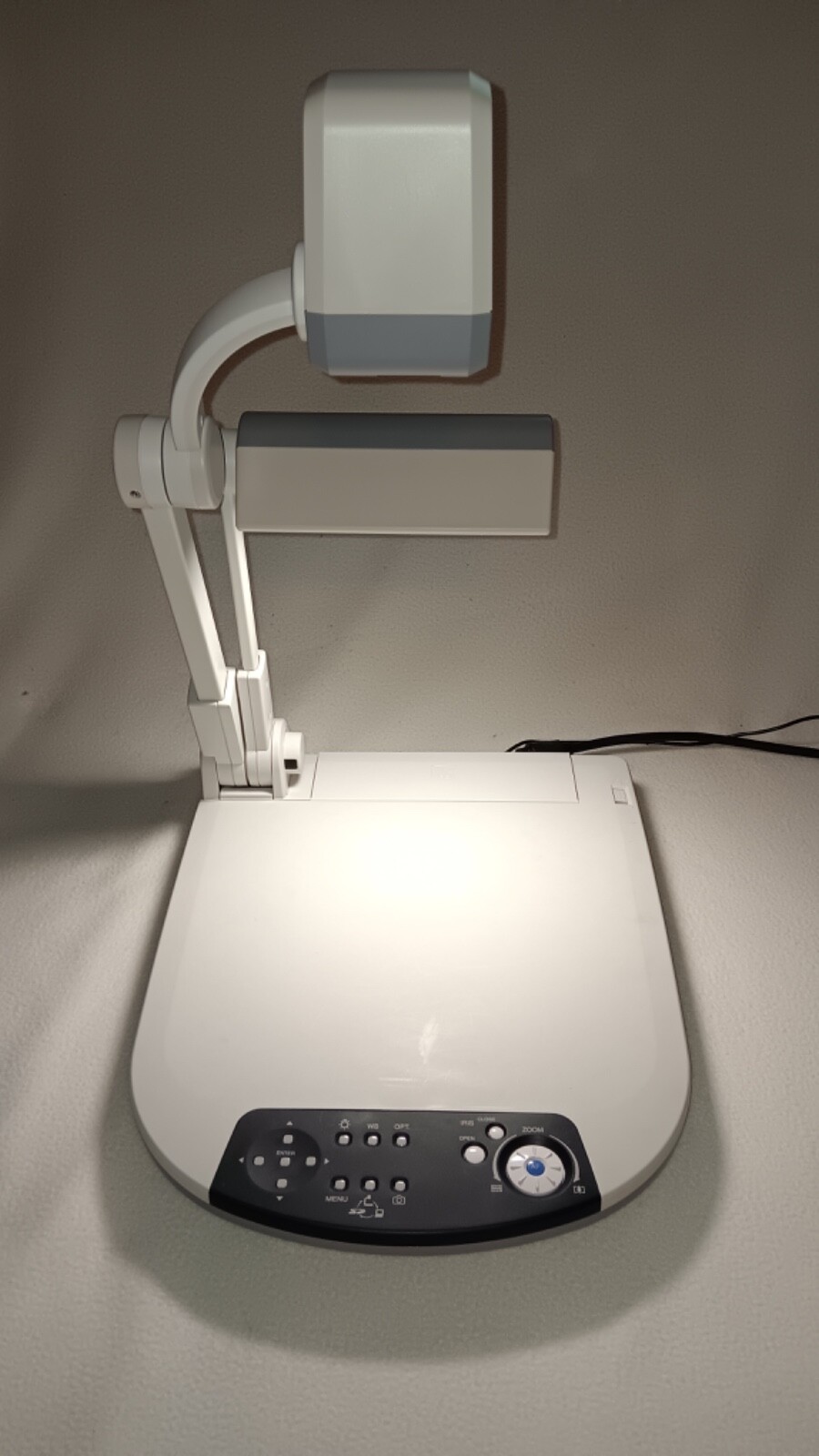 ELMO P-10 DOCUMENT CAMERA/ PRESENTER