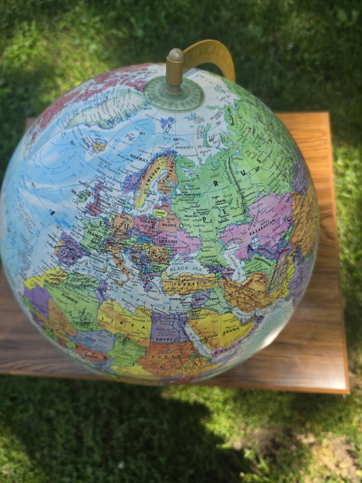 Globemaster Tabletop World Globe Rotating Freestanding w/ Beige Base