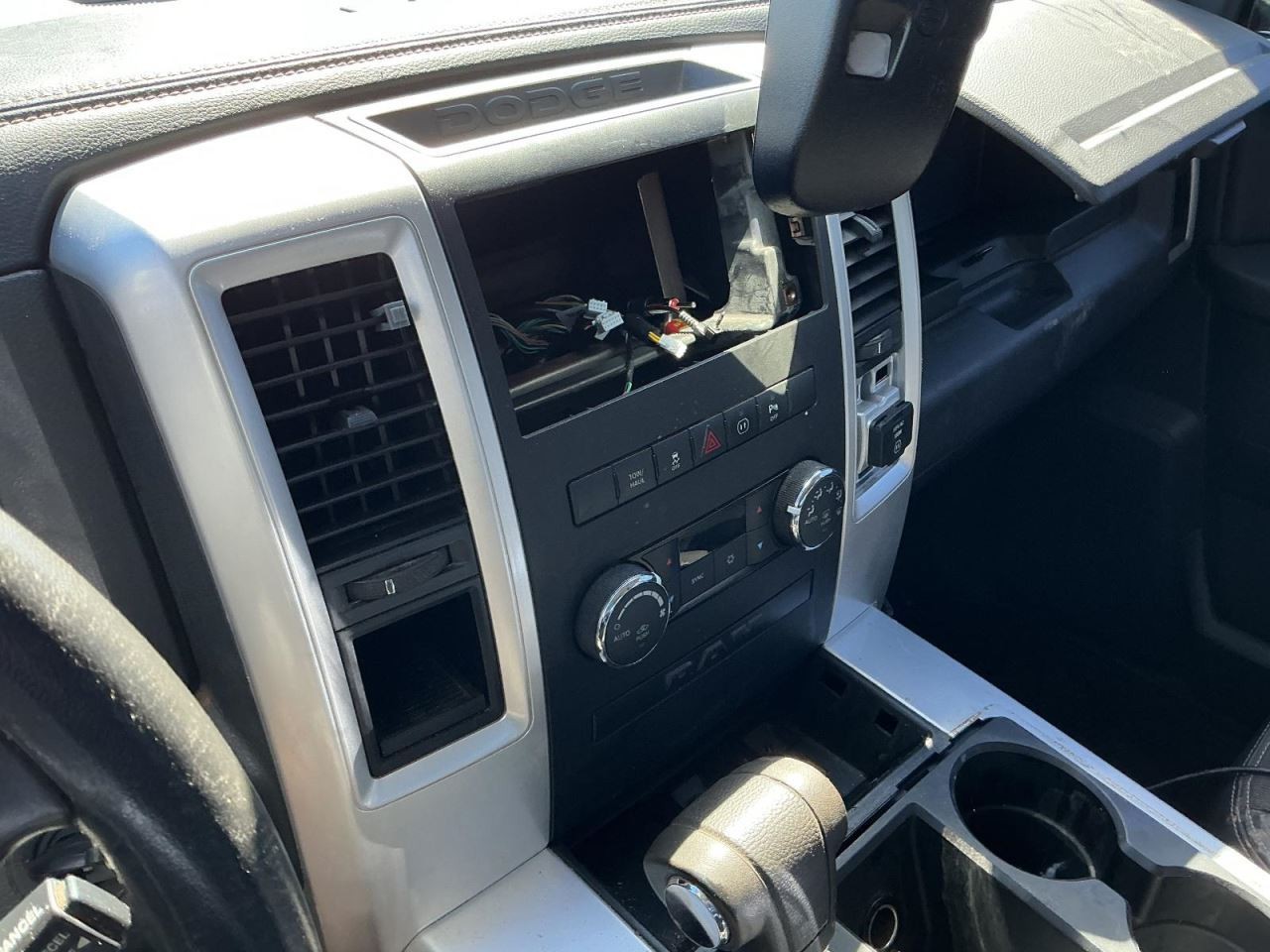 TDODR1500 2010 Glove Box 4996419
