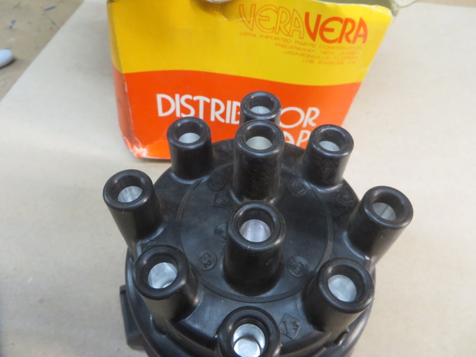 DISTRIBUTOR CAP VERA # 15-03645 replaces nissan OEM # 22162W0561 vintage N O S