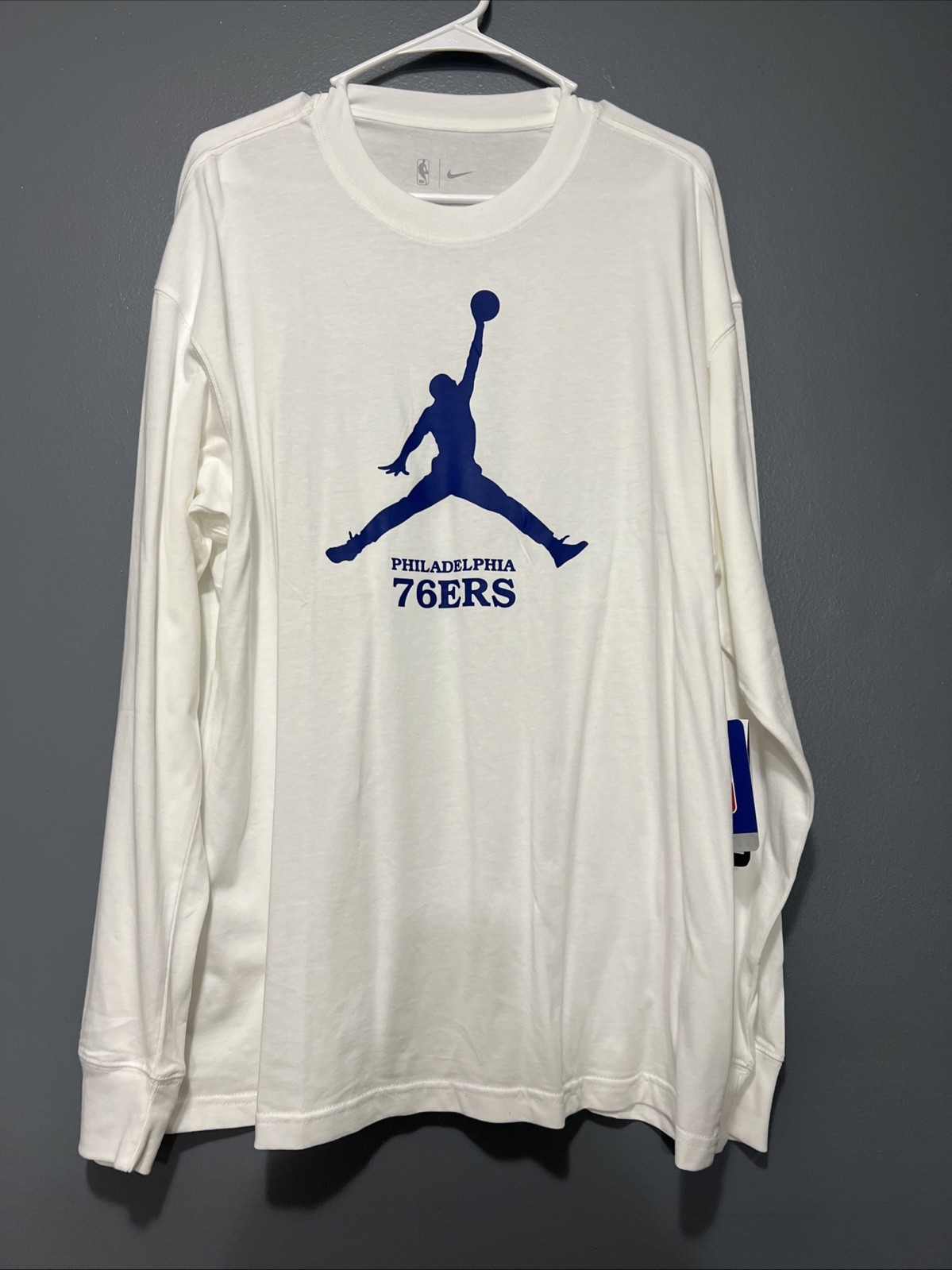 Philadelphia 76ers Men’s Long Sleeve T-Shirt Size Large