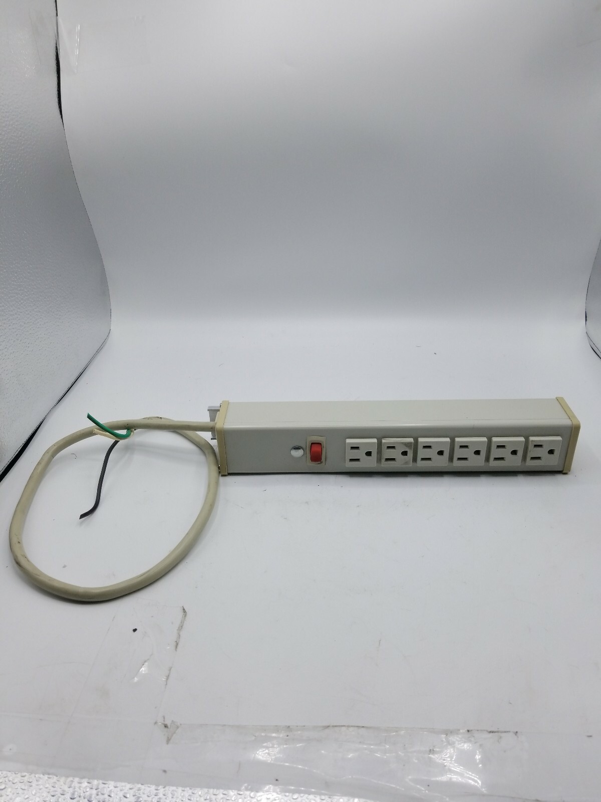 Wiremold R610