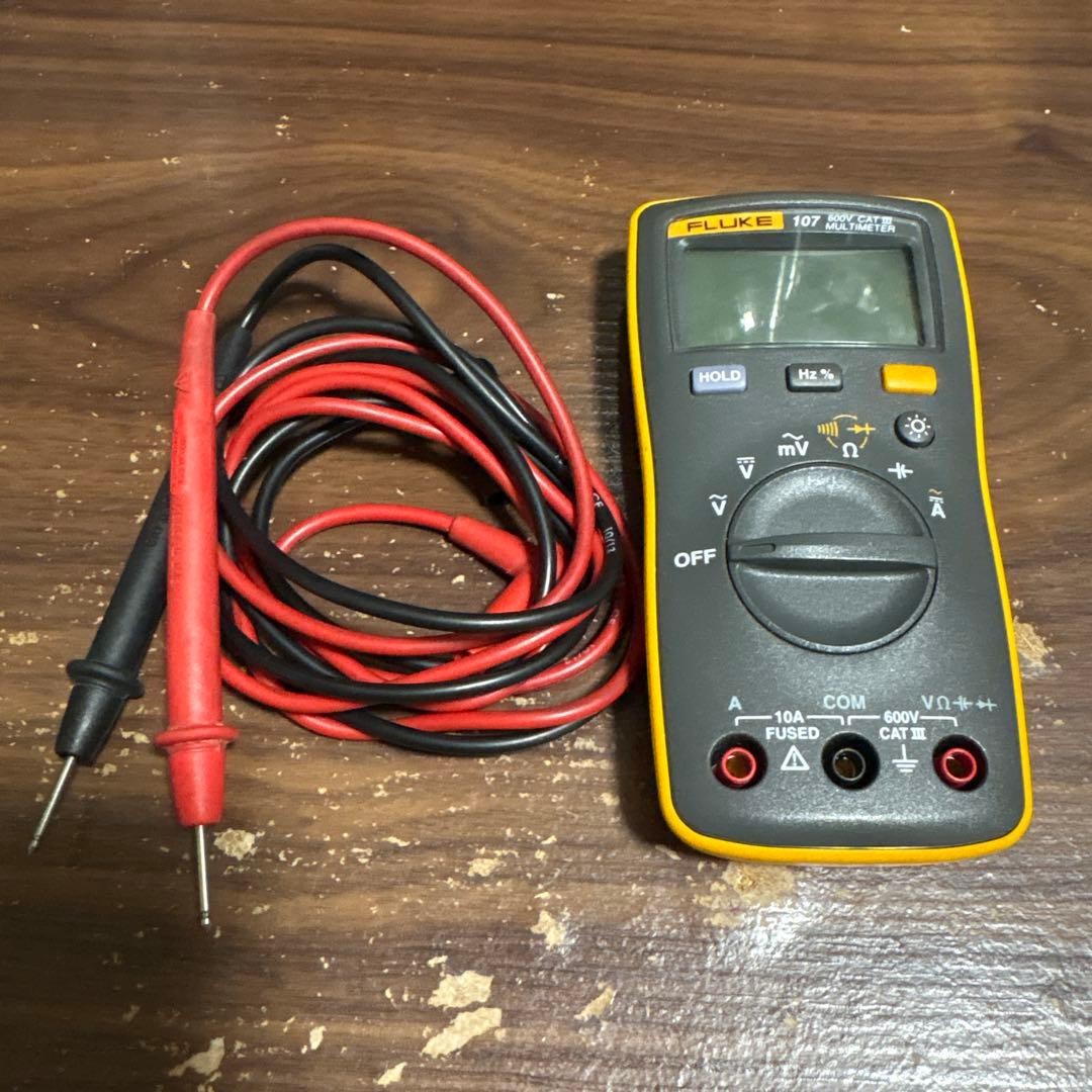 Fluke 107 Digital Multimeter 8797