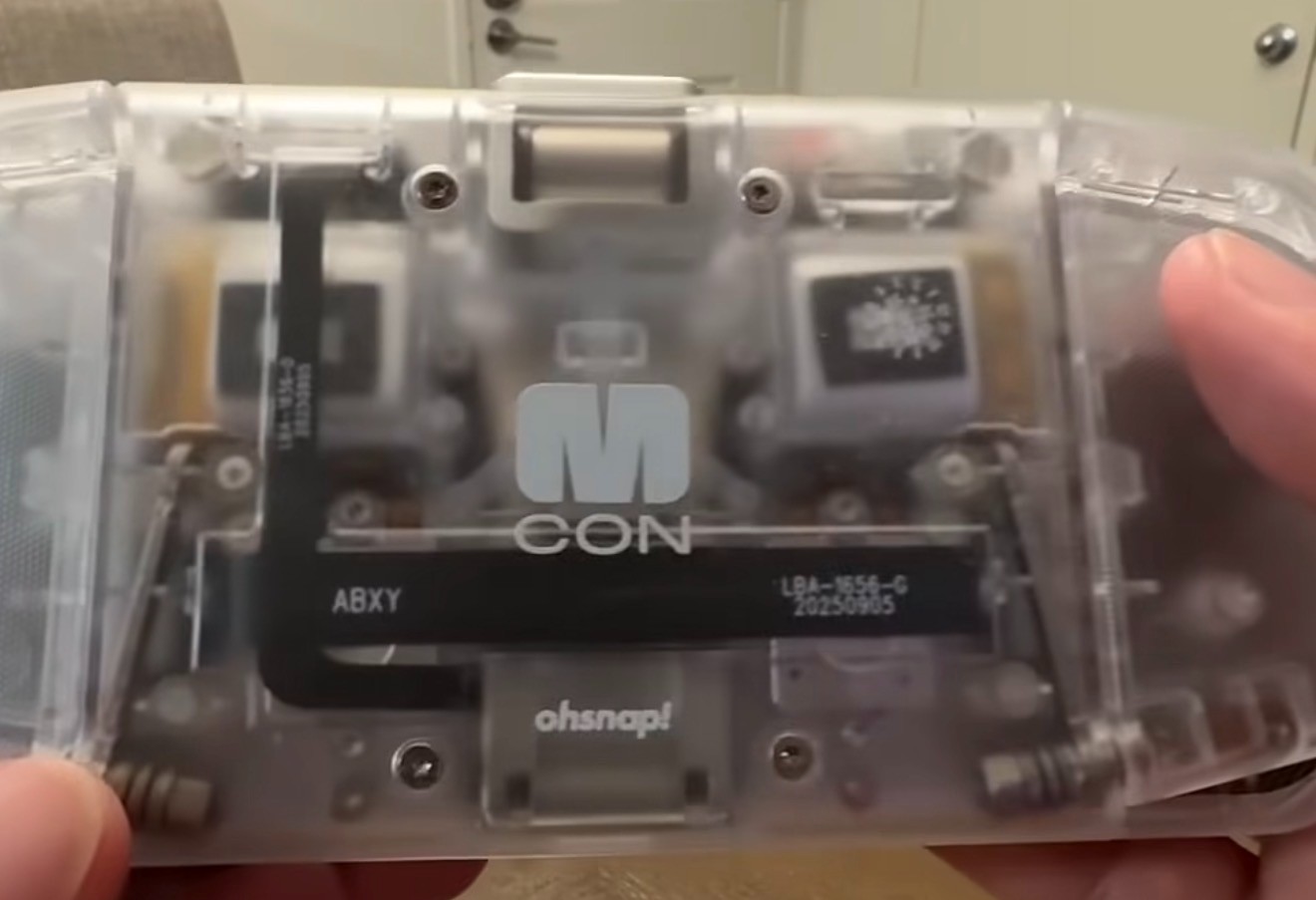 MCON Magnetic Mobile Controller (Clear)