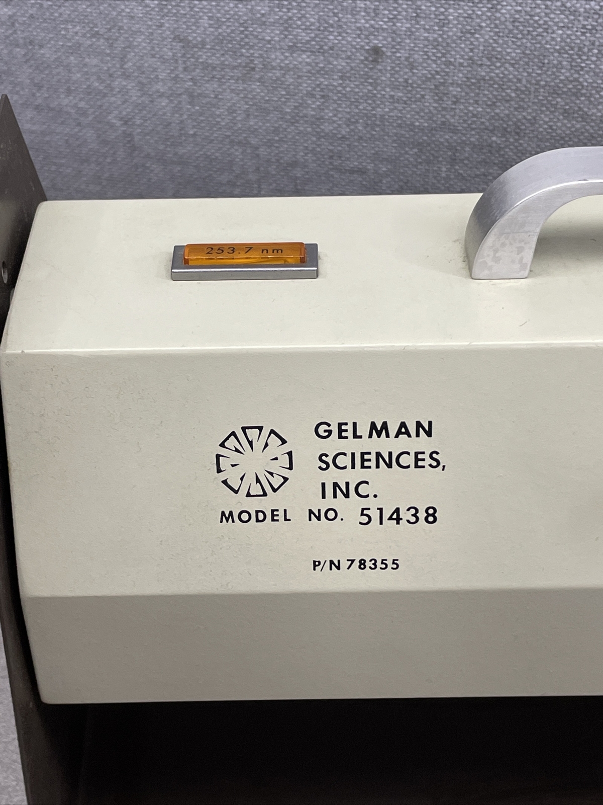 Gelman Sciences Inc. 51438 Universal UV Unit P/N 78355 - Powers On