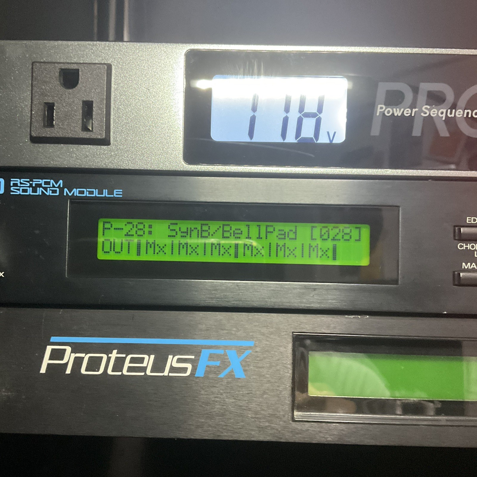 Roland U-220 RS-PCM Sound Module Rack Synthesizer