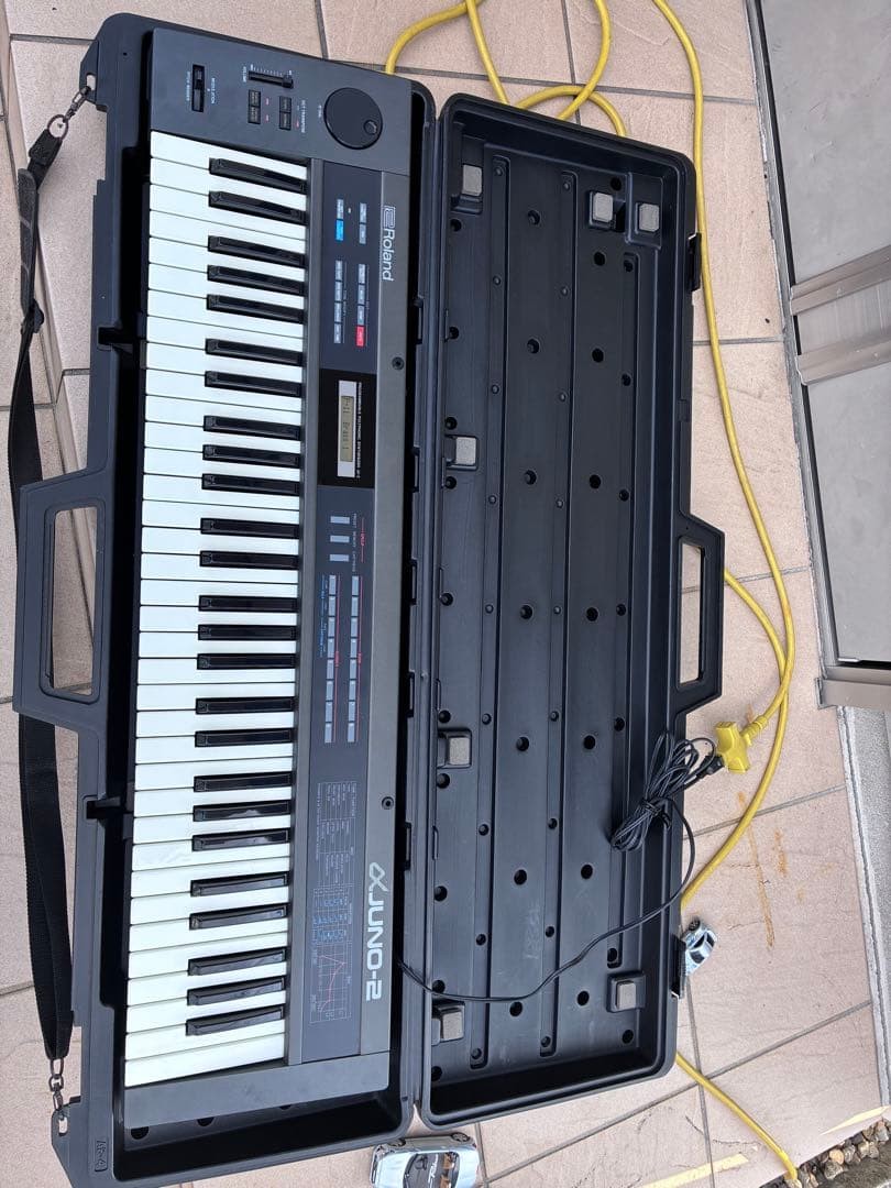 Roland Alpha Juno-2 Analog Synthesizer Vintage Keyboard Power On Only Hard Case