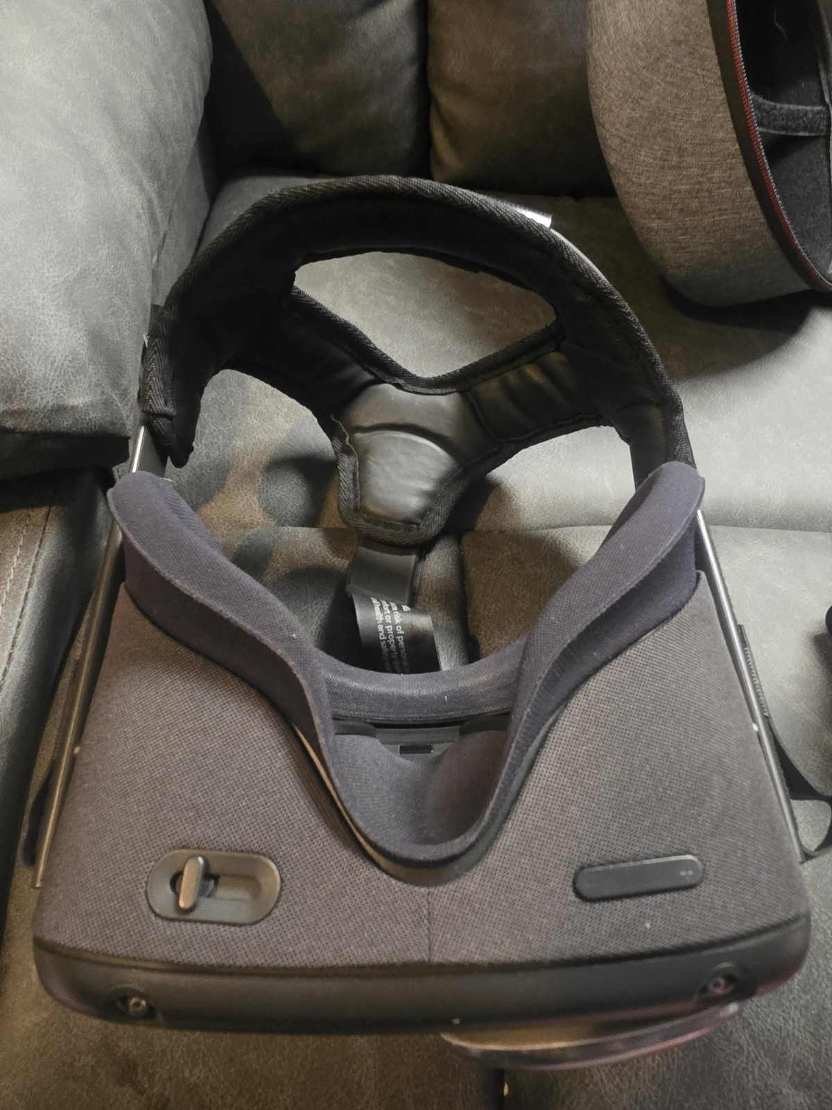 Oculus Quest 1 128GB With Both Controllers And Case