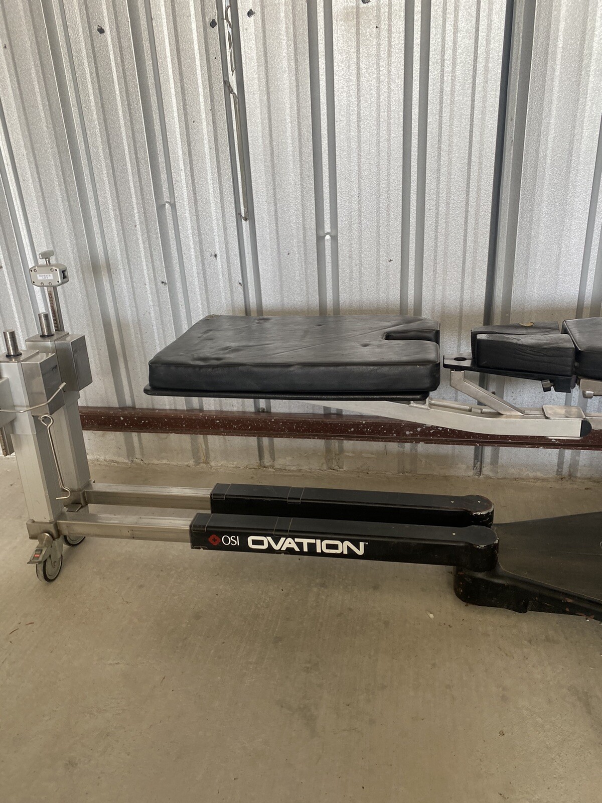 Osi ovation 6310 orthopedic trauma table