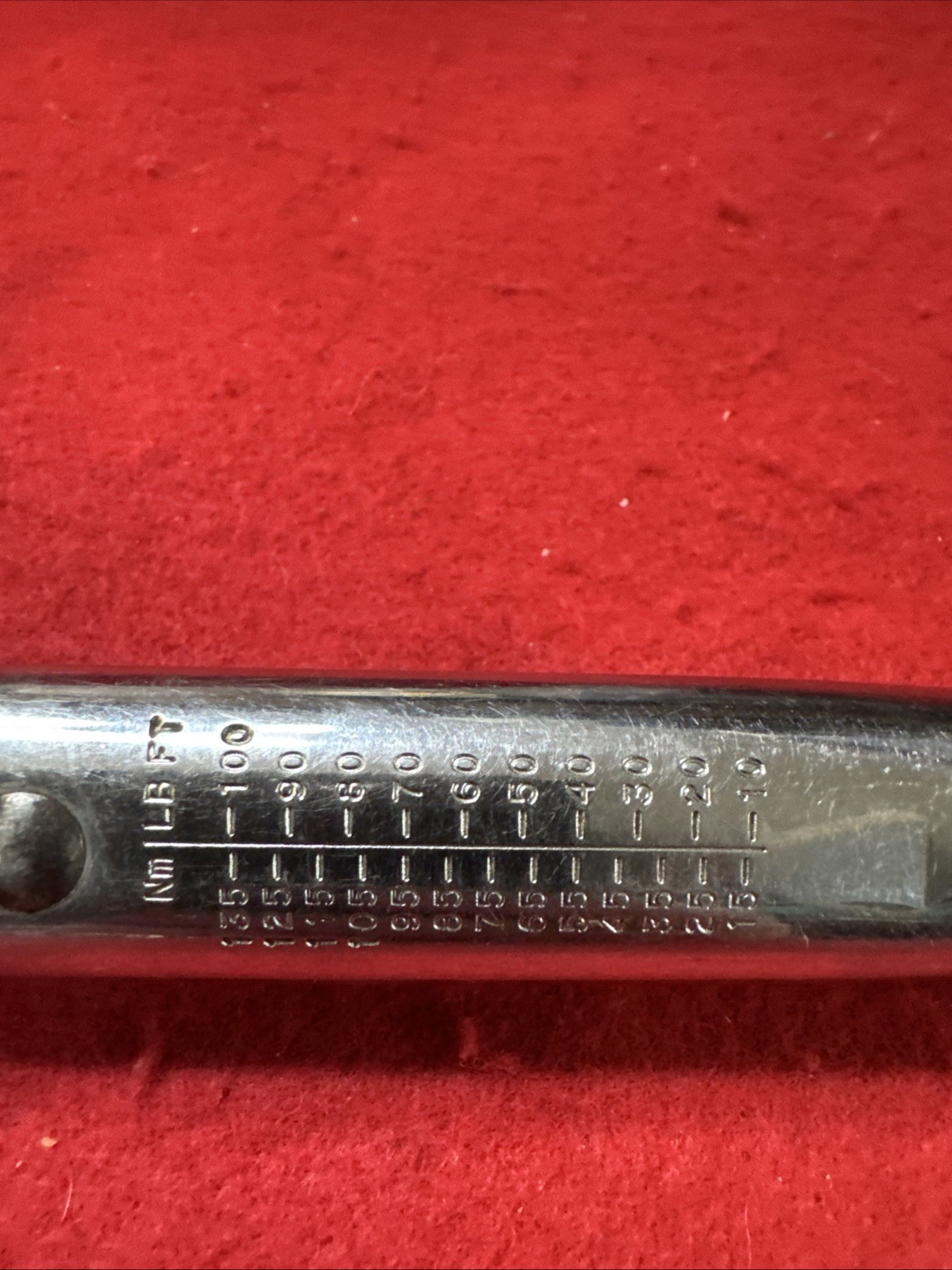 Snap-On Tools QJR2100E 3/8" Drive Click Type Torque Wrench 15-100 Ft. Lbs.
