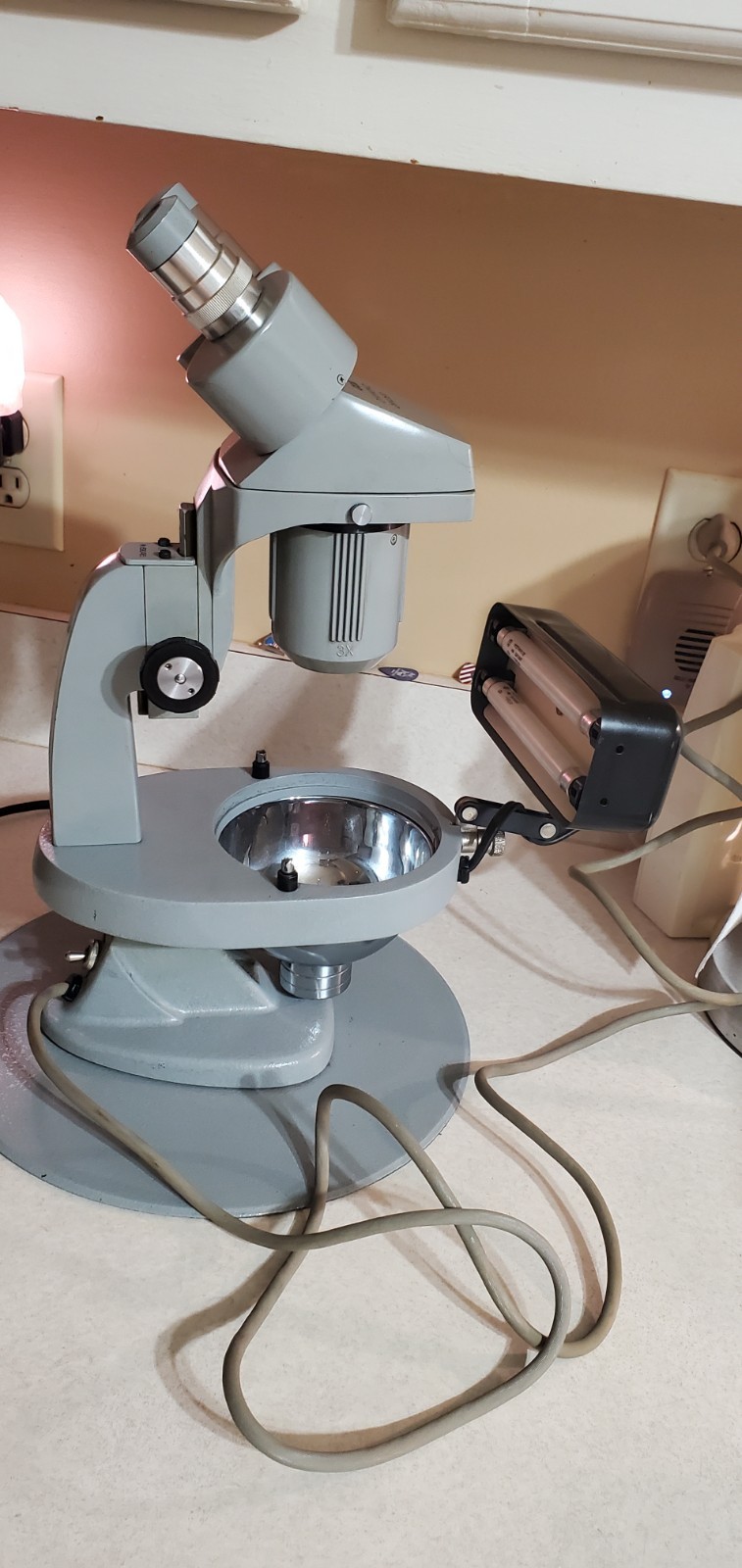 GIA DIAMOND GRADER MICROSCOPE MODEL NO 690465