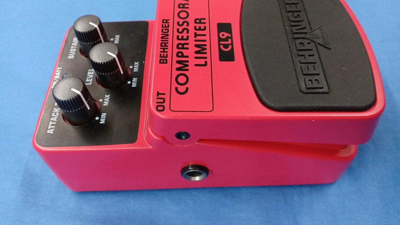 BEHRINGER CL9 Compressor Limiter Guitar Effects Pedal Used