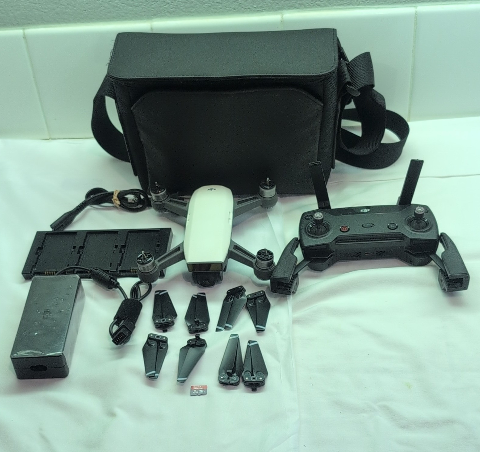DJI Spark Ready-to-Fly Drone Fly More Combo w/Remote,  Needs batteries.