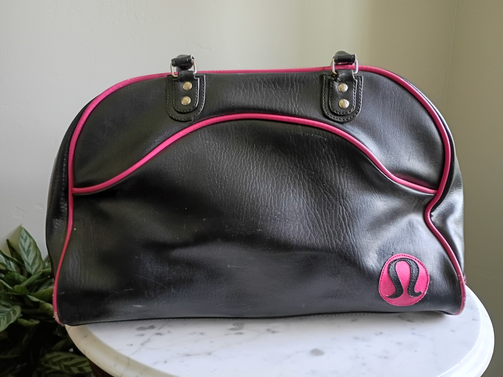 Vintage LULULEMON x Athletica RARE Bowling Style Gym Duffle bag Black Hot Pink