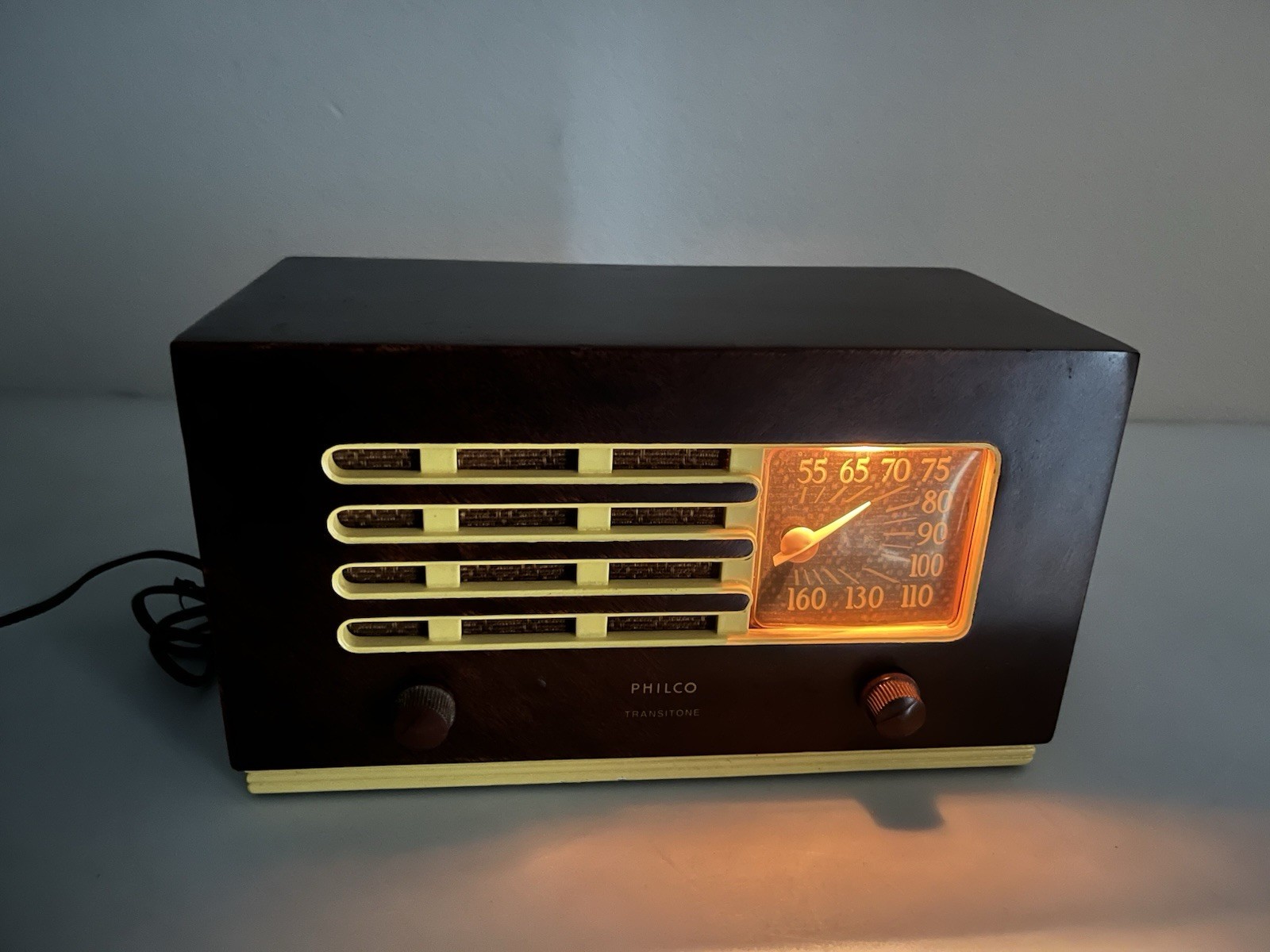 Philco 48-214 Radio