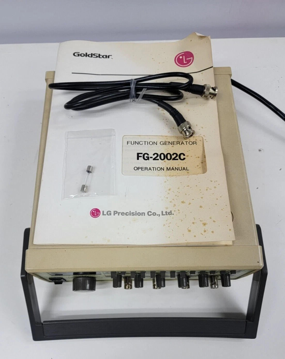 Goldstar FG-2002C Function Generator/ Operation Manual / Bnc Cable / Spare Fuse