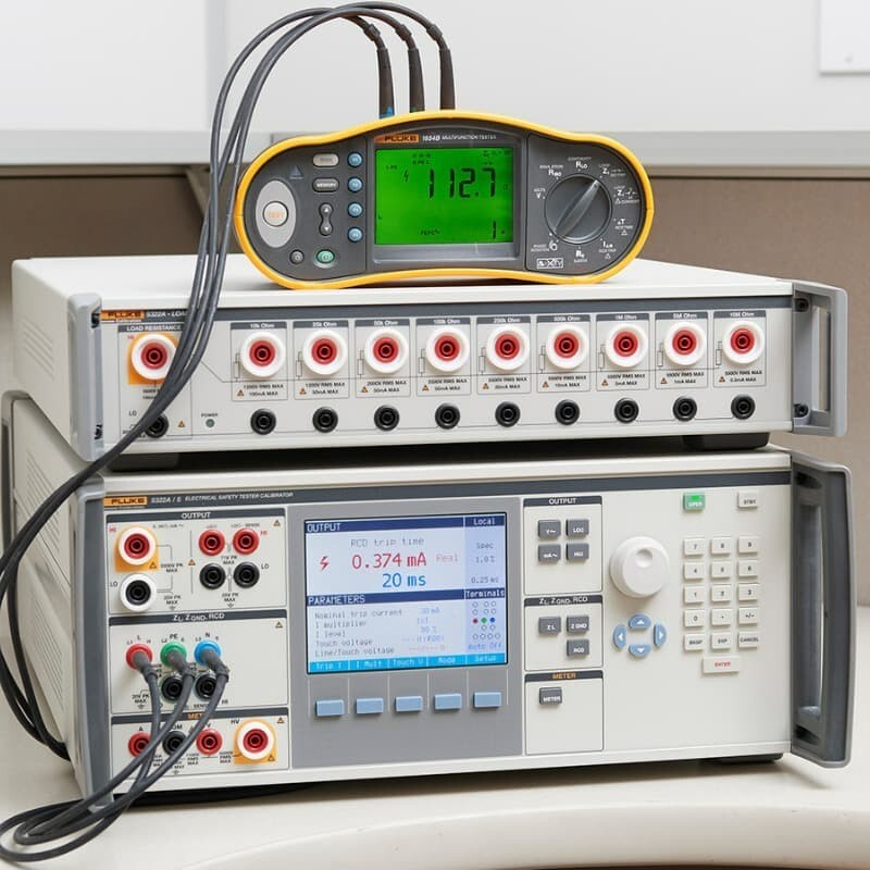**REPAIR** FLUKE 5322A Multifunctional Calibrator