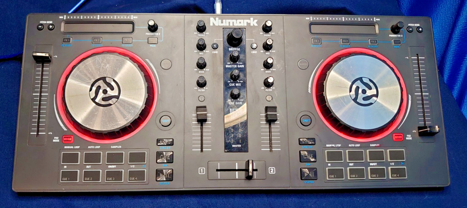 Numark Mixtrack Pro 3 DJ Controller 2-Channel USB MIDI Serato Virtual DJ