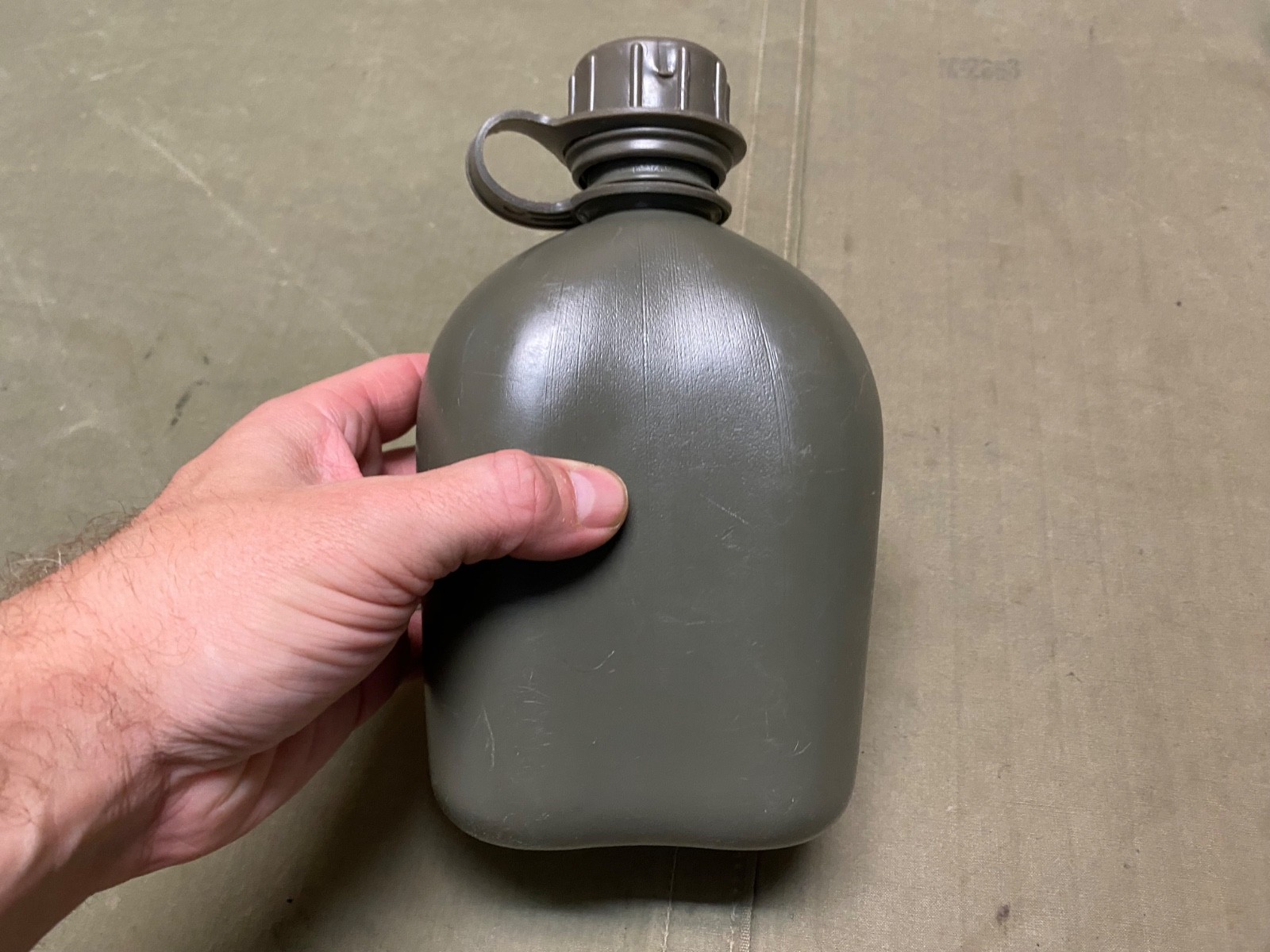 ORIGINAL VIETNAM WAR US ARMY M1961 PLASTIC CANTEEN-DATED 1965