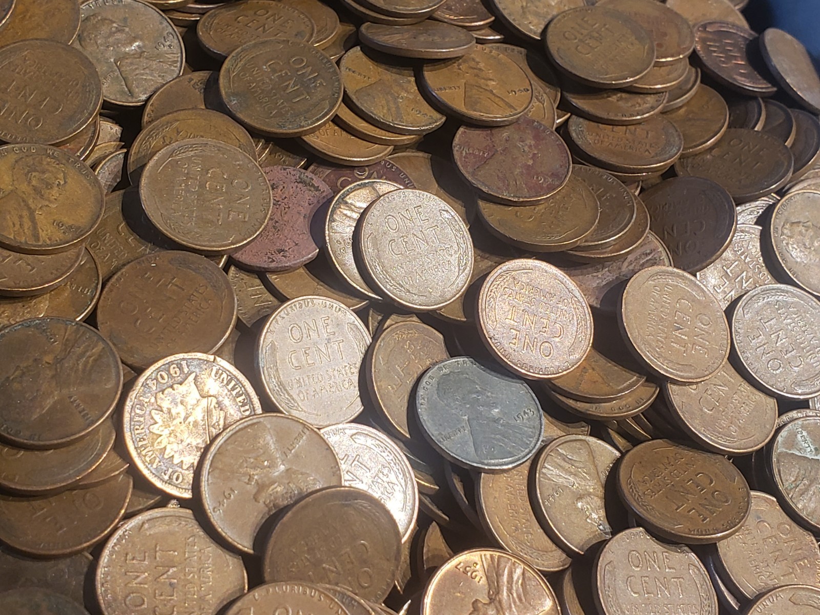 Large Lot Of Unsorted Wheat Pennies
