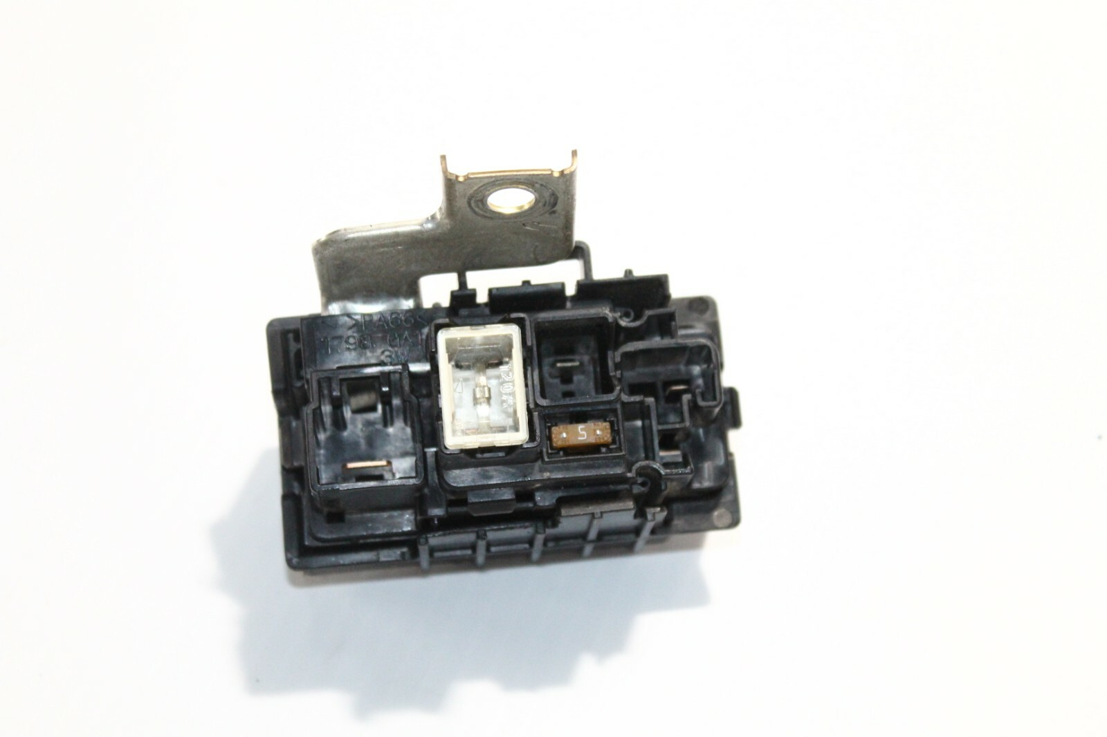 2004-2009 TOYOTA PRIUS FUSE BOX P2619