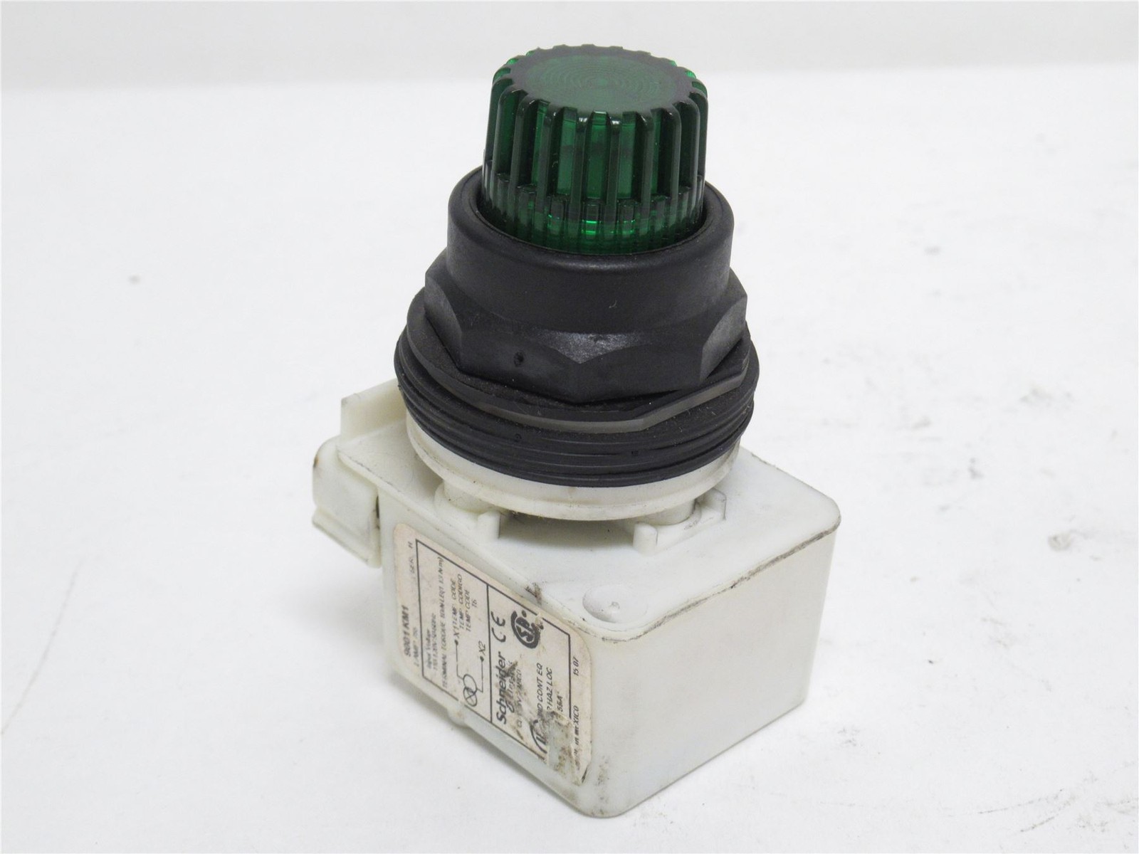 227829 Old-Stock; Schneider 9001KM1 Push/Pull Operator;110-120VAC; Green