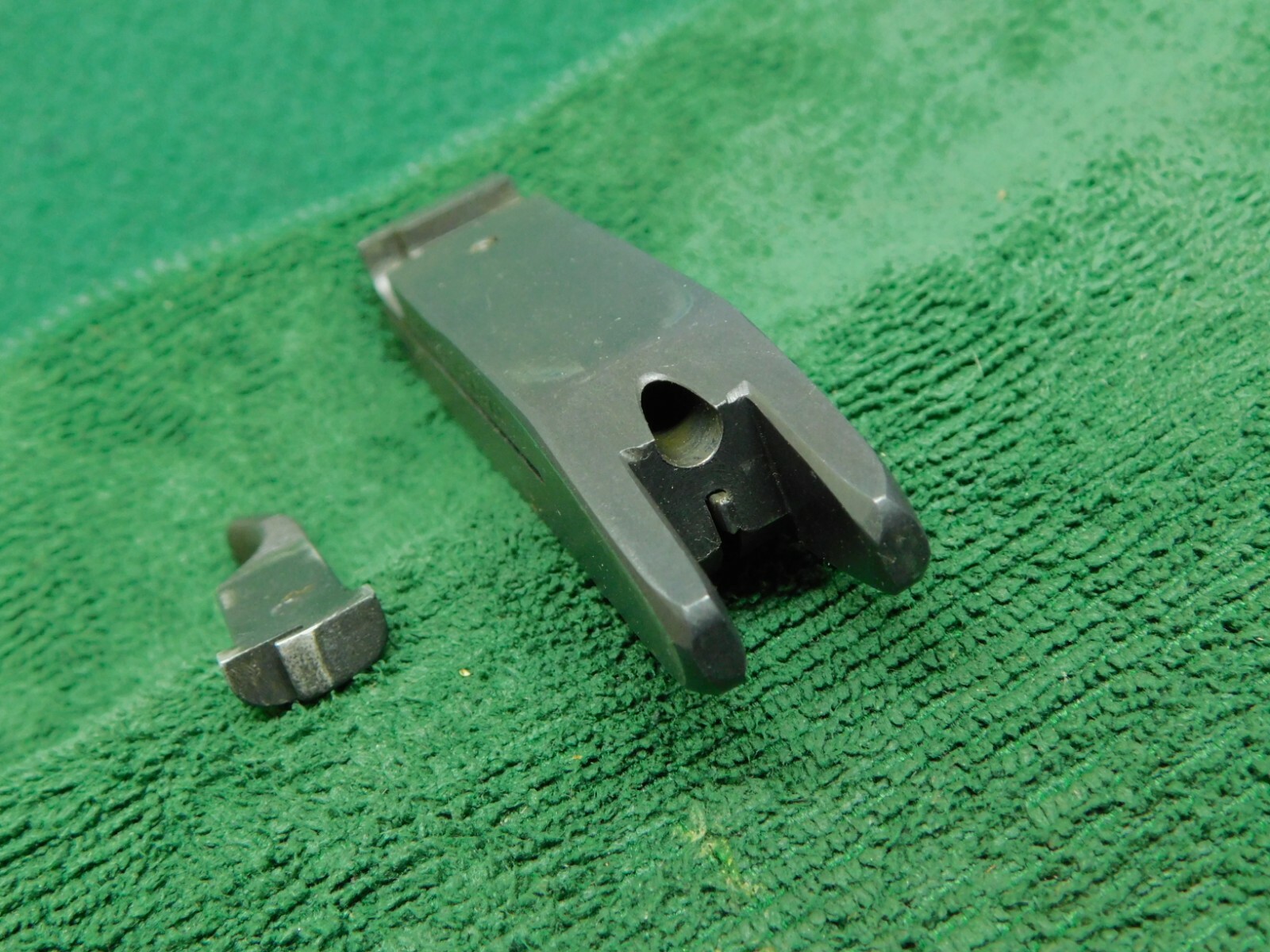 Mossberg 702 Plinkster Bolt Assembly .22 LR Original #1