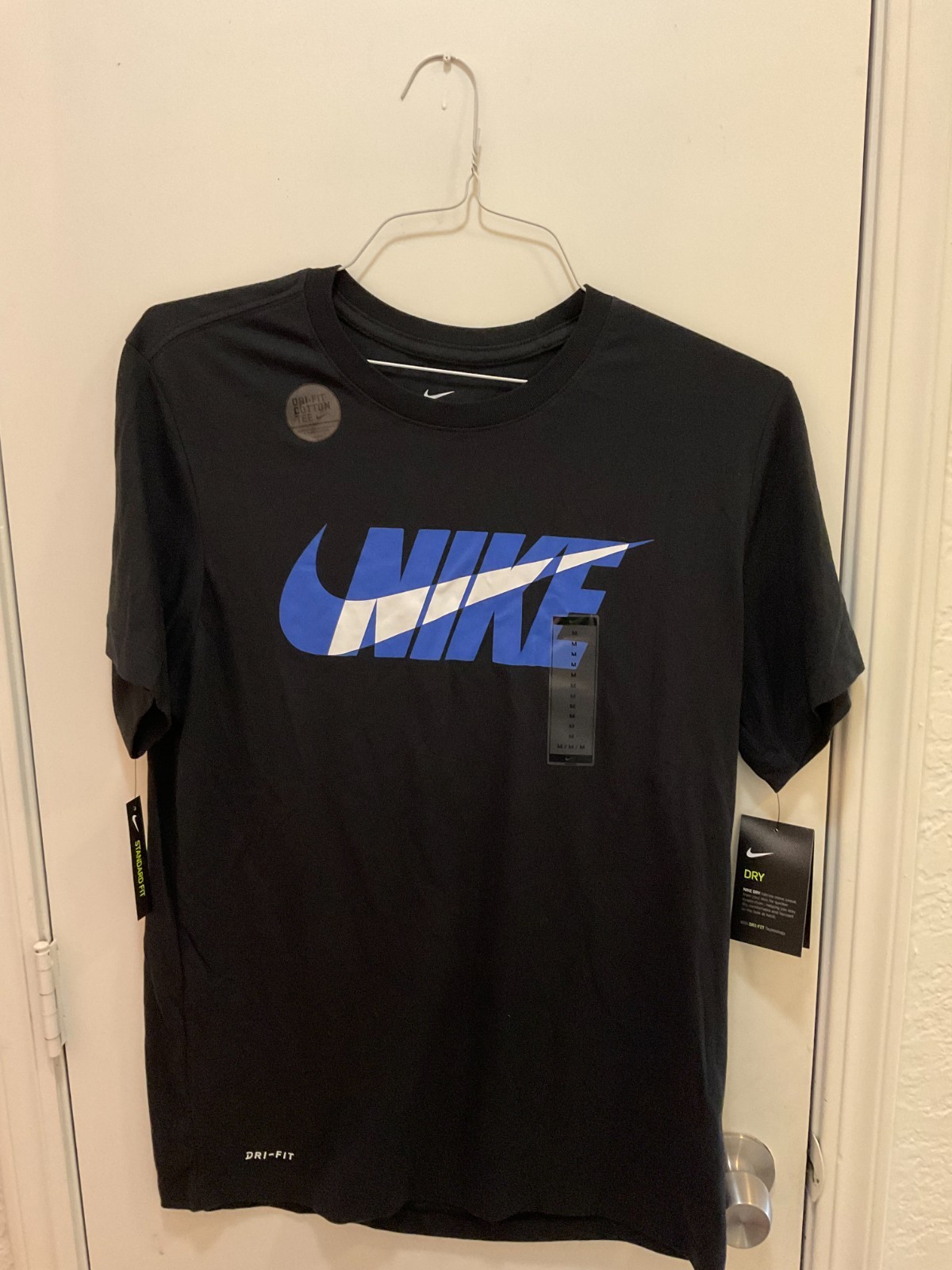 The Nike Tee Nike Dri-Fit Cotton tee *Medium*