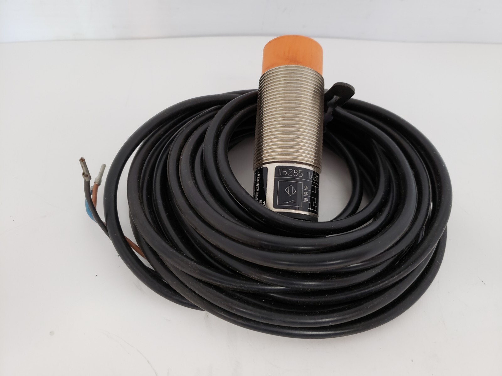 EFECTOR IFM IIA3015-BPKG INDUCTIVE PROXIMITY SWITCH (II5285) NIB