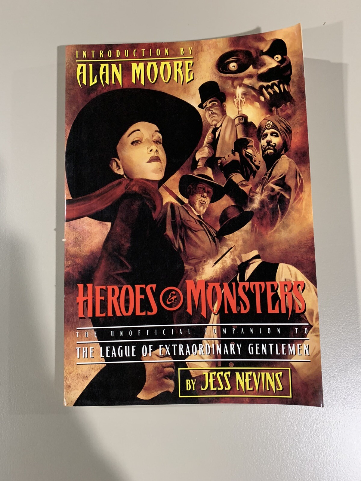 Vtg 2003 TPB Heroes & Monsters: League of Extraordinary Gentlemen Companion