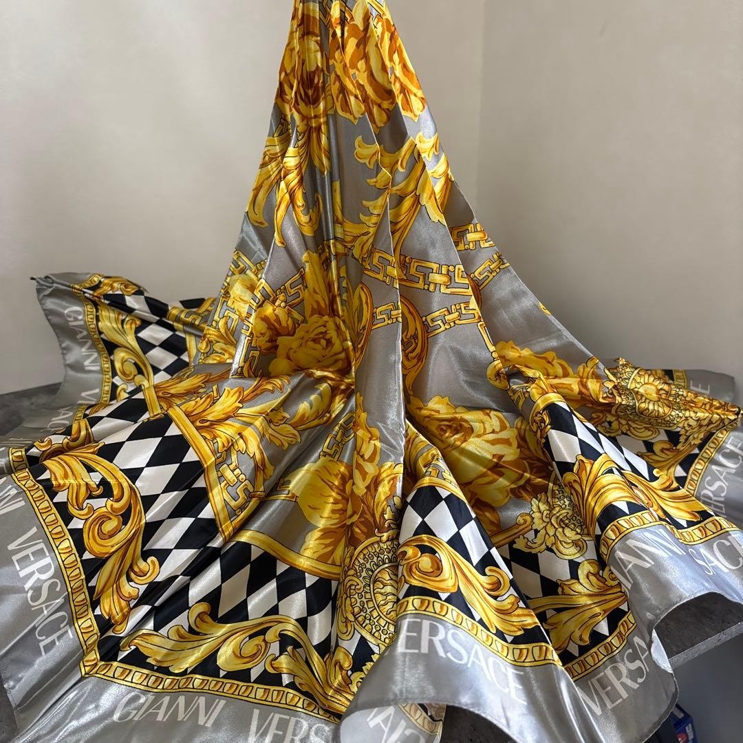 Vintage Gianni Versace Baroque Gold pattern foldable umbrella Authentic Used