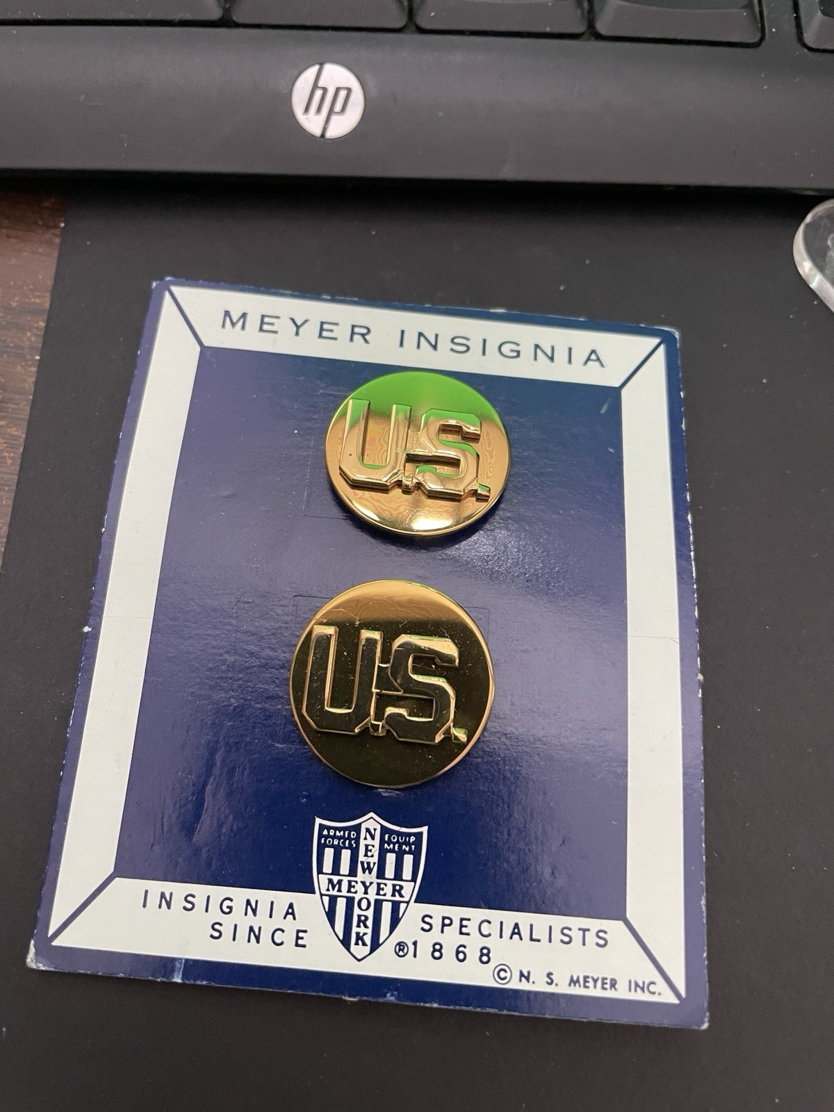 U.S. ARMY ENLISTED   COLLAR DEVICE: US /US   - N.S.MEYER
