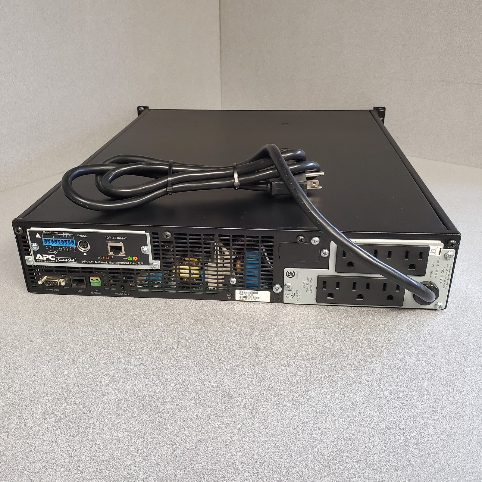 APC SURTA2000XL UPS Extremely nice condition (rackmount no rails or batteries)