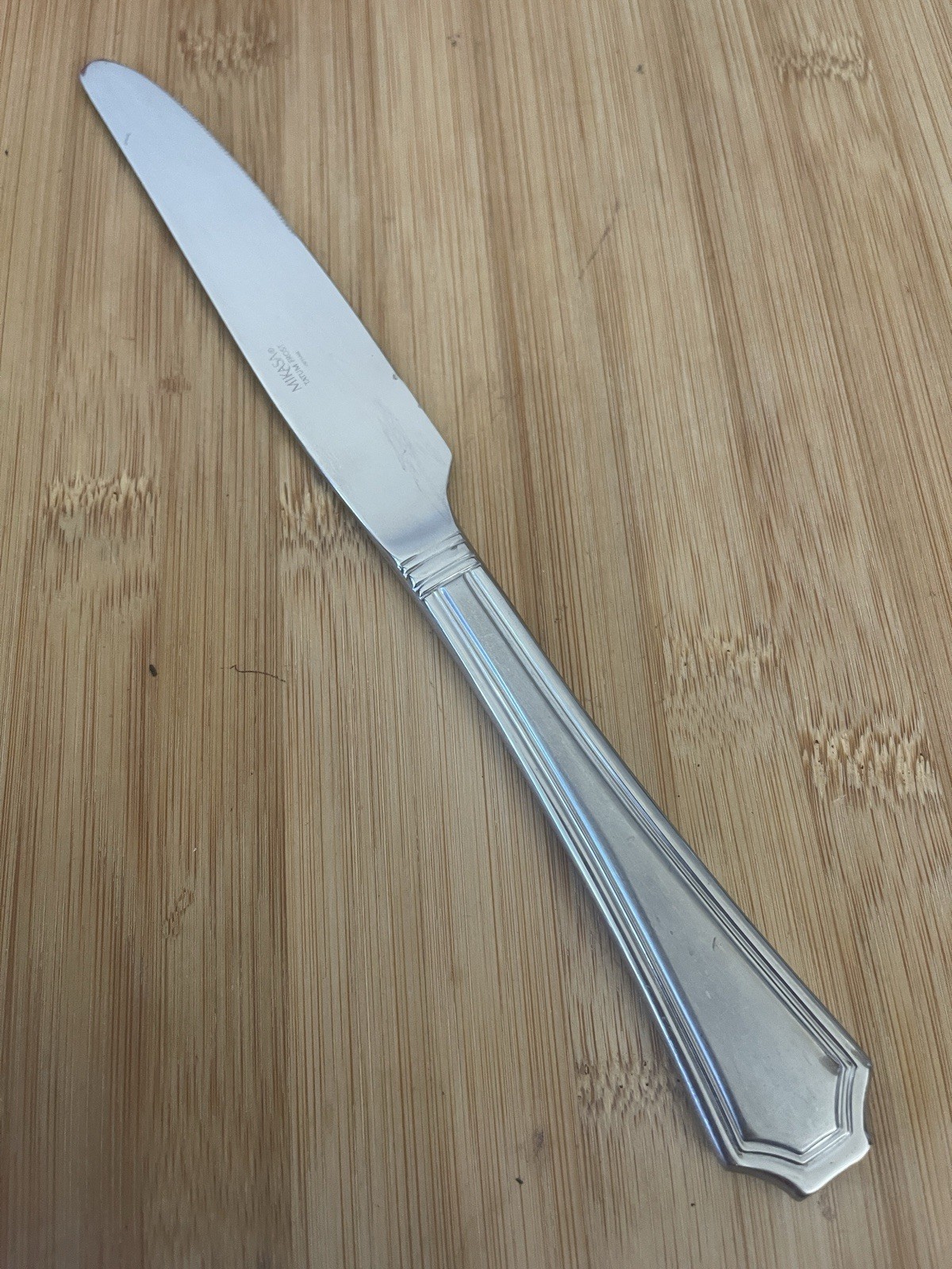 Mikasa 18/10 Stainless TATUM FROST Satin Center Outlined DINNER KNIFE 9 5/8"