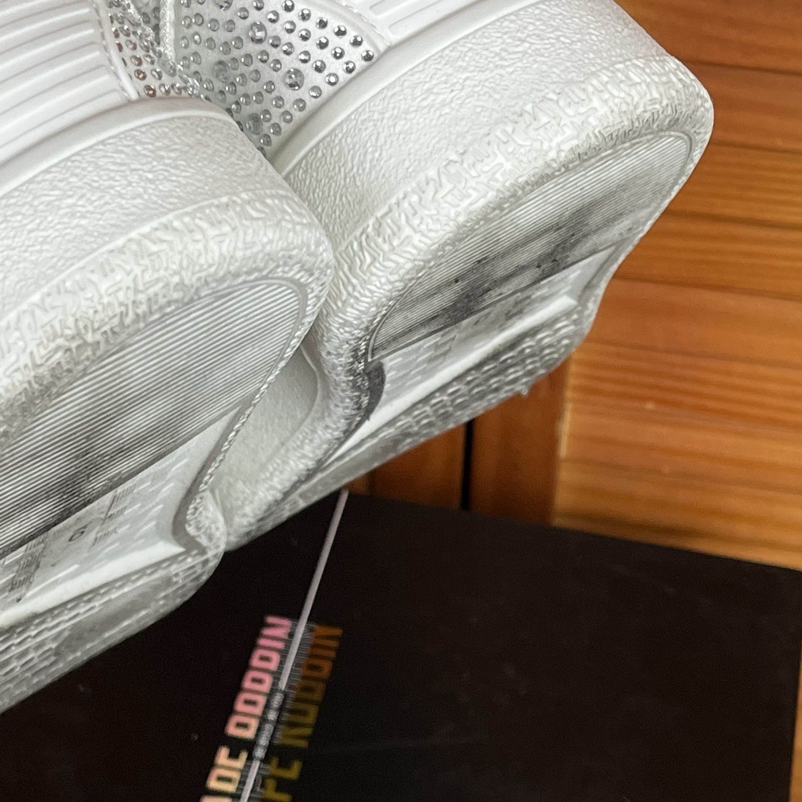 Cape Robbin White Rhinestone Accent Sneakers Women’s Size 9