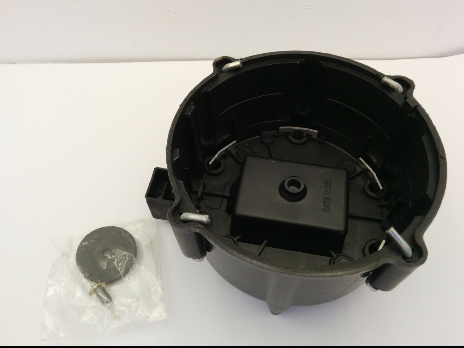 DURATECH D3-335 DISTRIBUTOR CAP, NIB