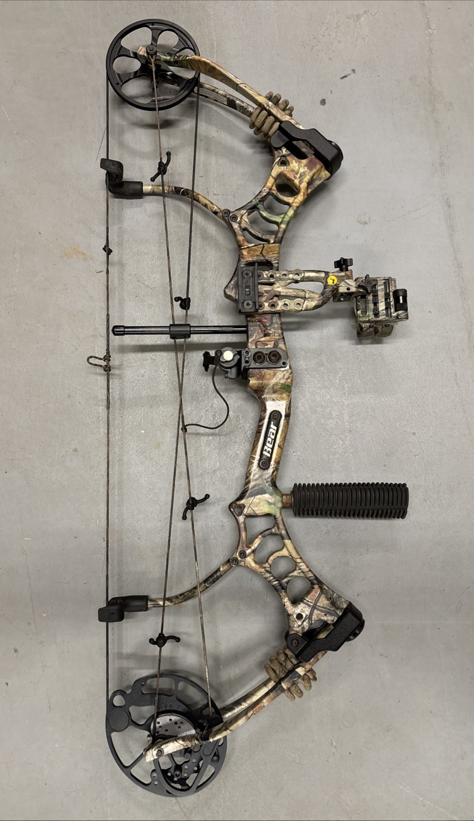 Bear Archery Legion Compound Bow RH Trophy Ridge 4 Pin ~ 29" Draw,  70#