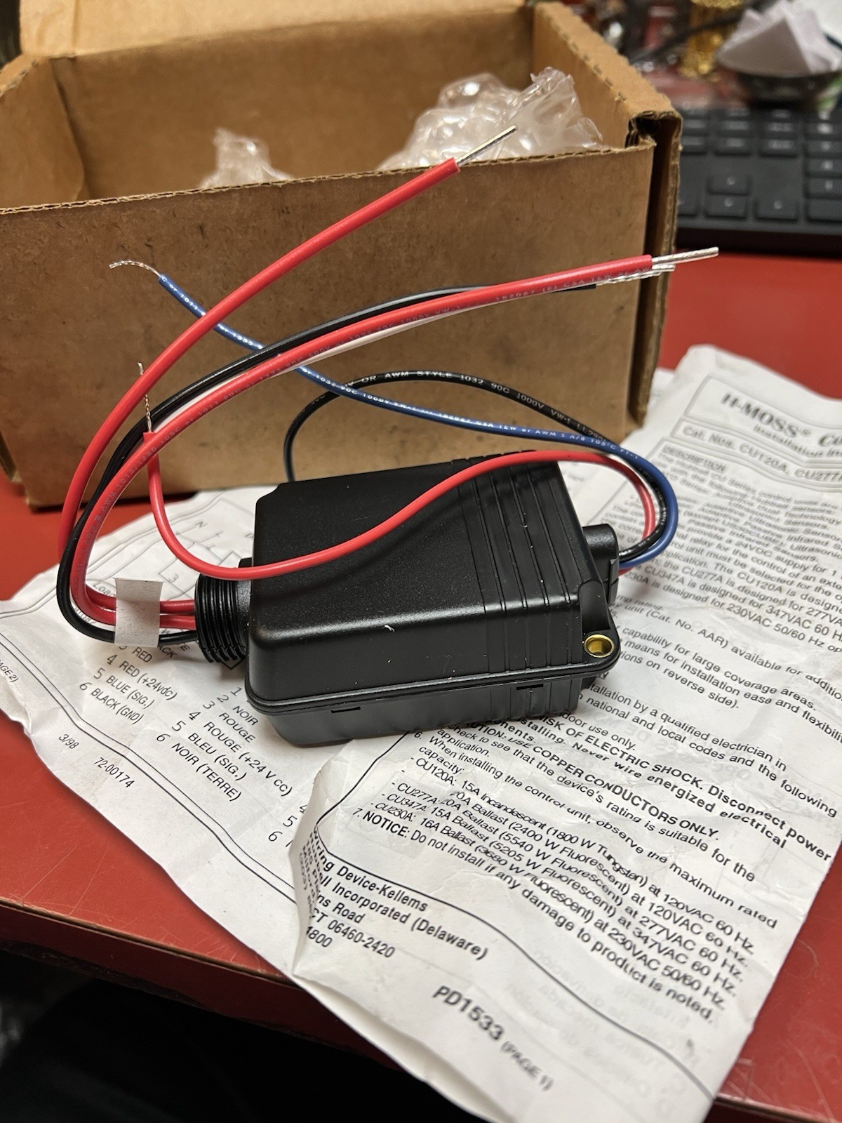New Hubbell CU120A H -Moss Control Unit