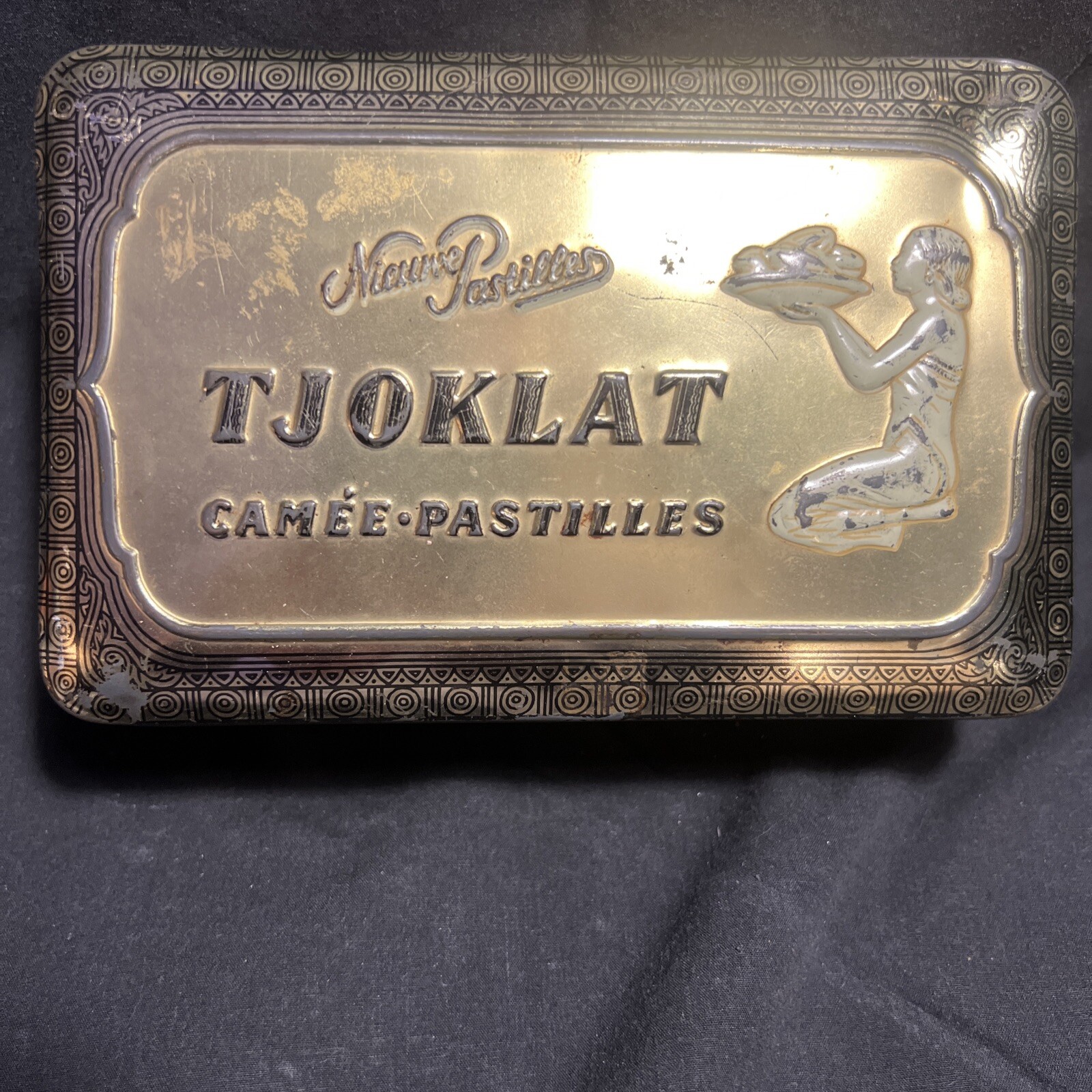 Tjoklat Camee Pastilles - Box By Tin Vintage